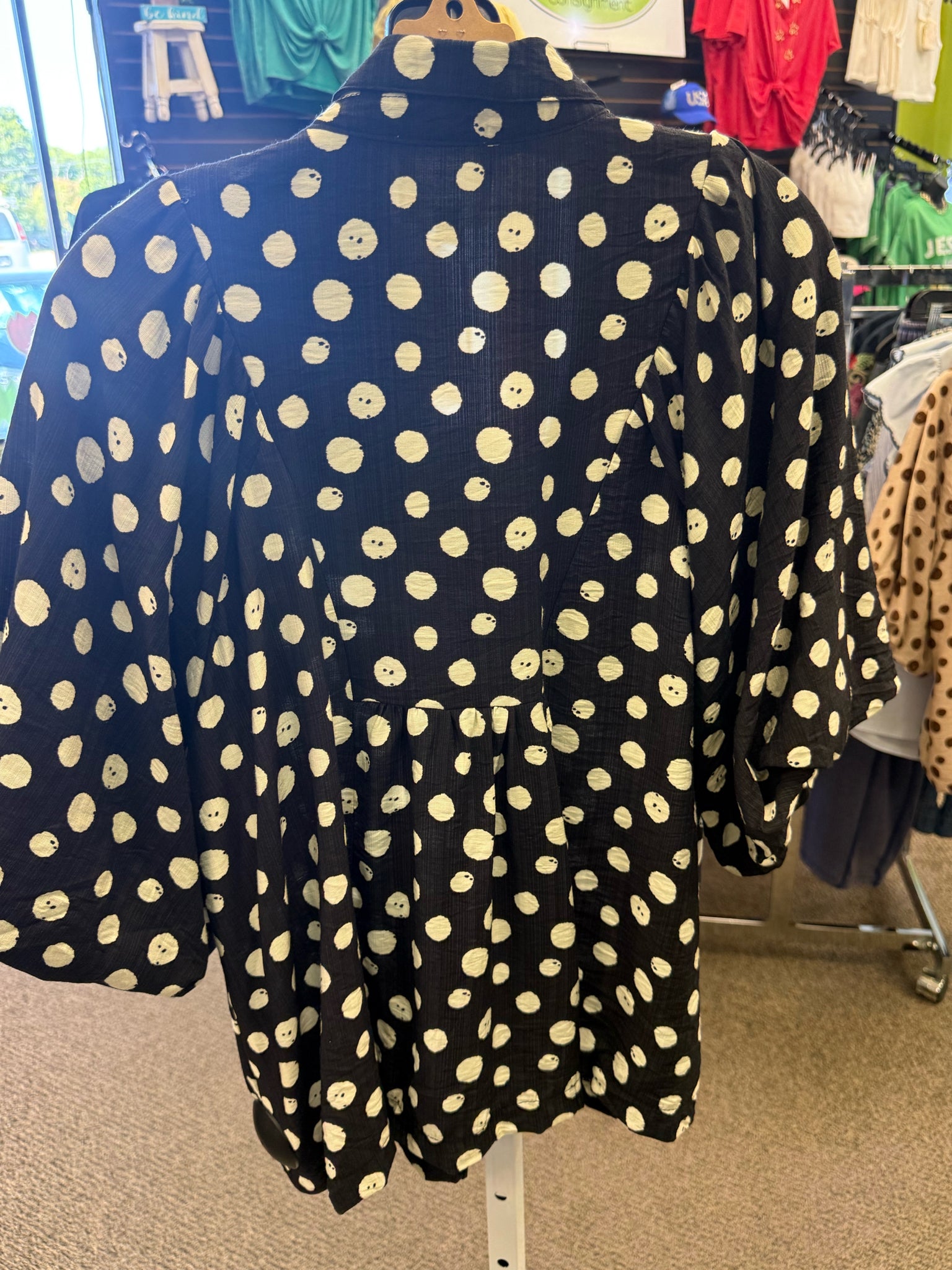 New UMGEE Black polka Size: S Short Sleeve Blouse