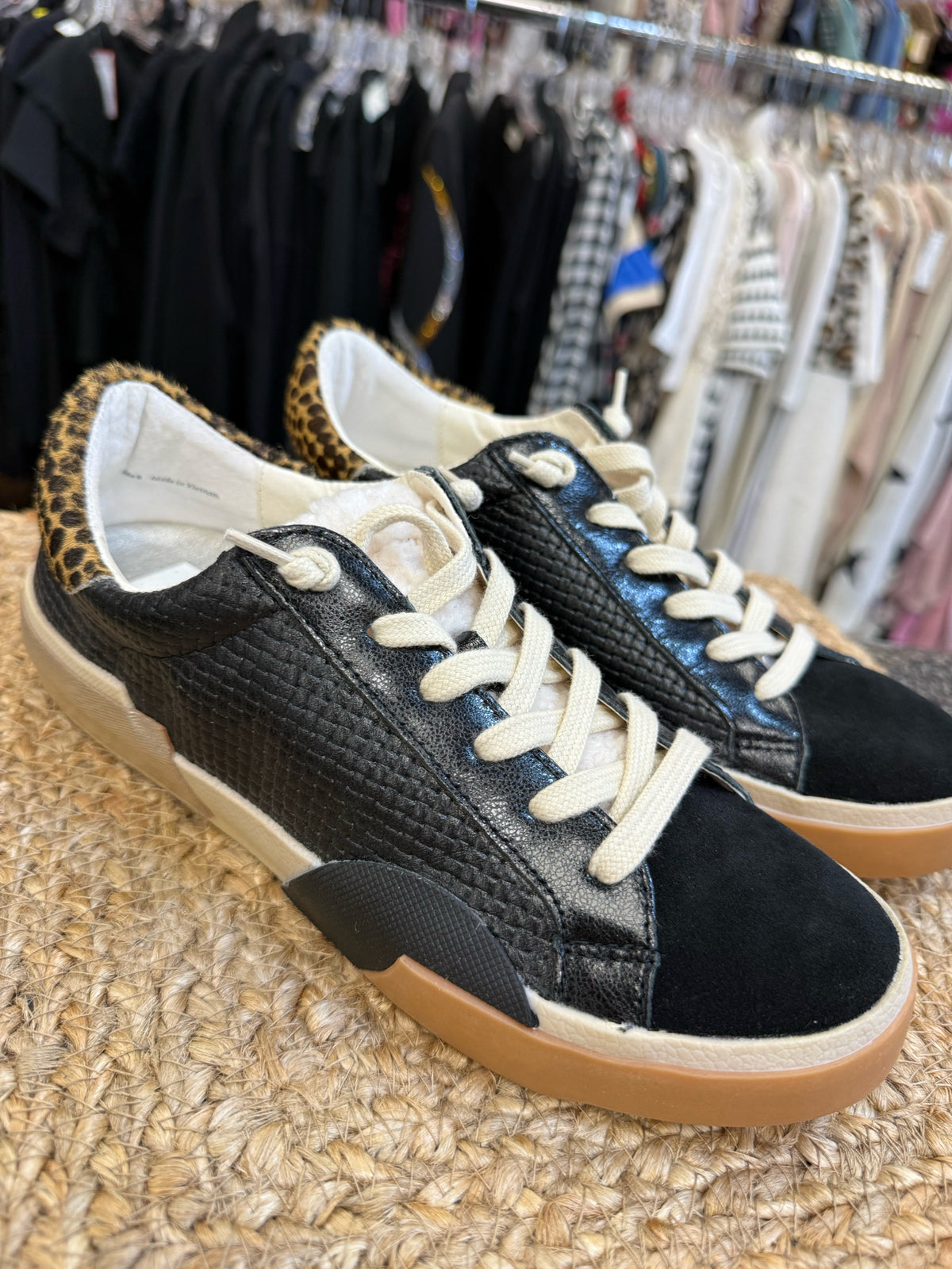Pre-owned DOLCE VITA Black Leopard Trim Size 8 Sneaker