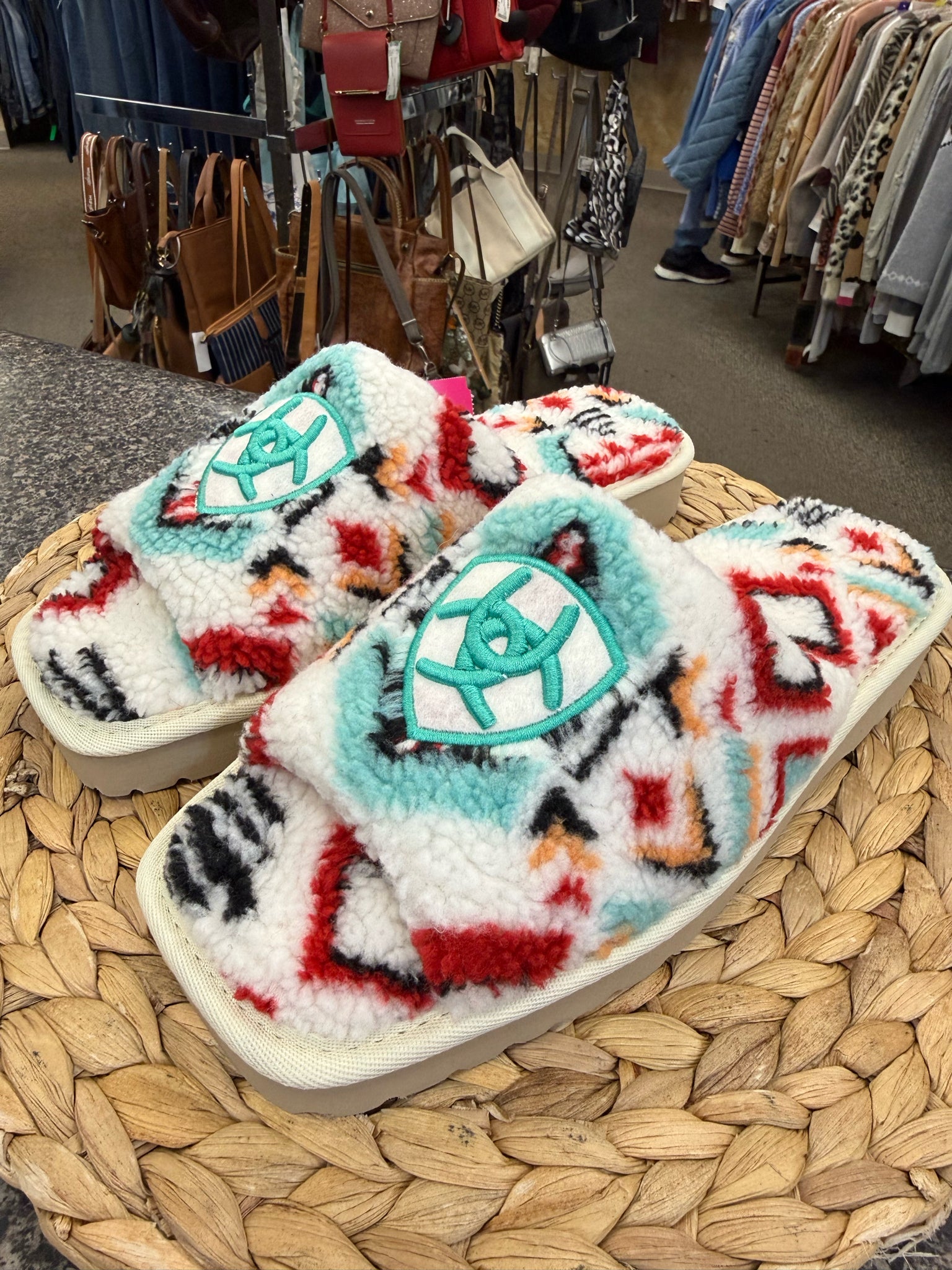 Pre-owned ARIAT White Teal Size 9 Slipper