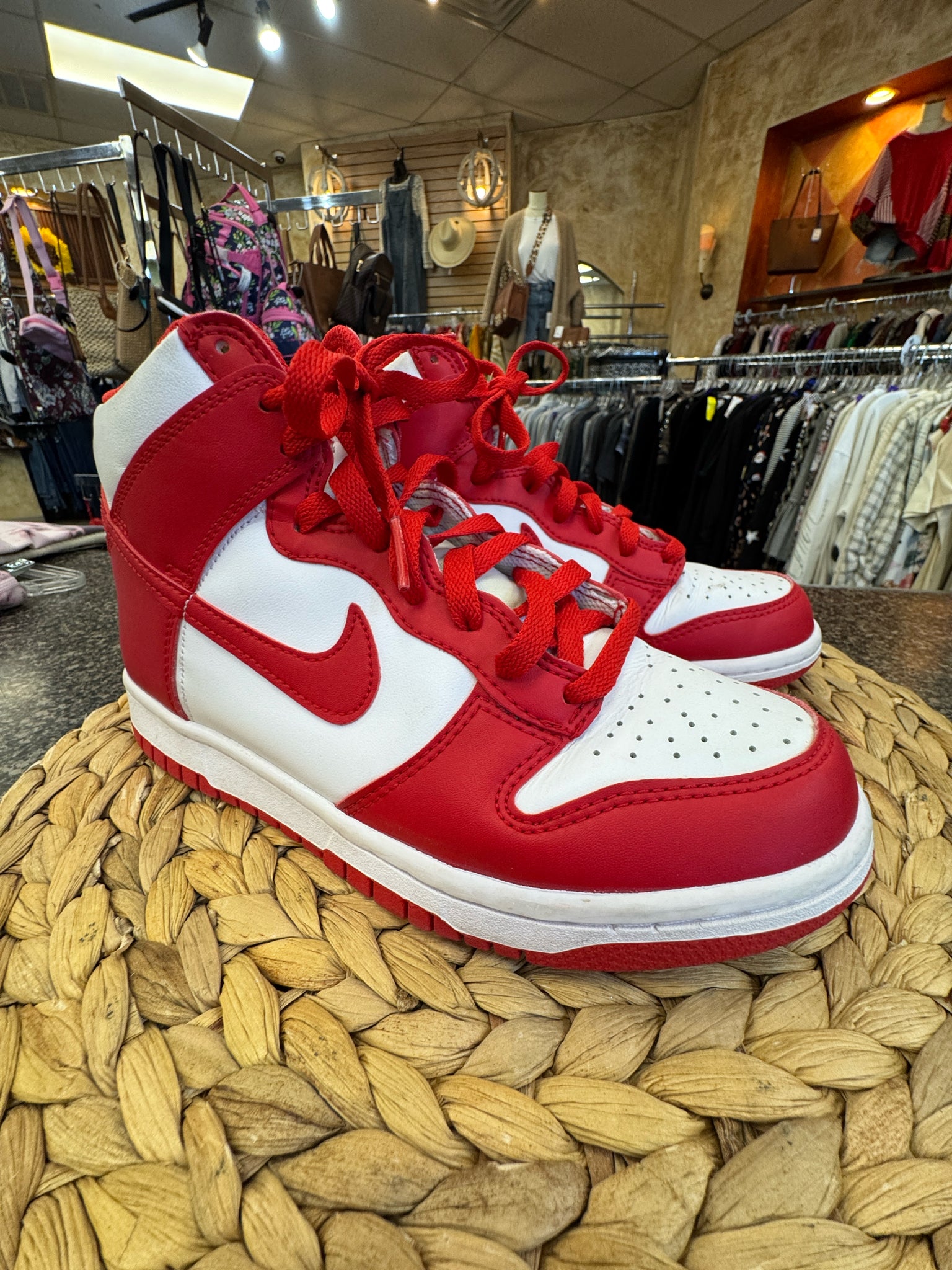 Pre-owned NIKE Red White C-SIZE 5.5 Boys Designer Sneaker