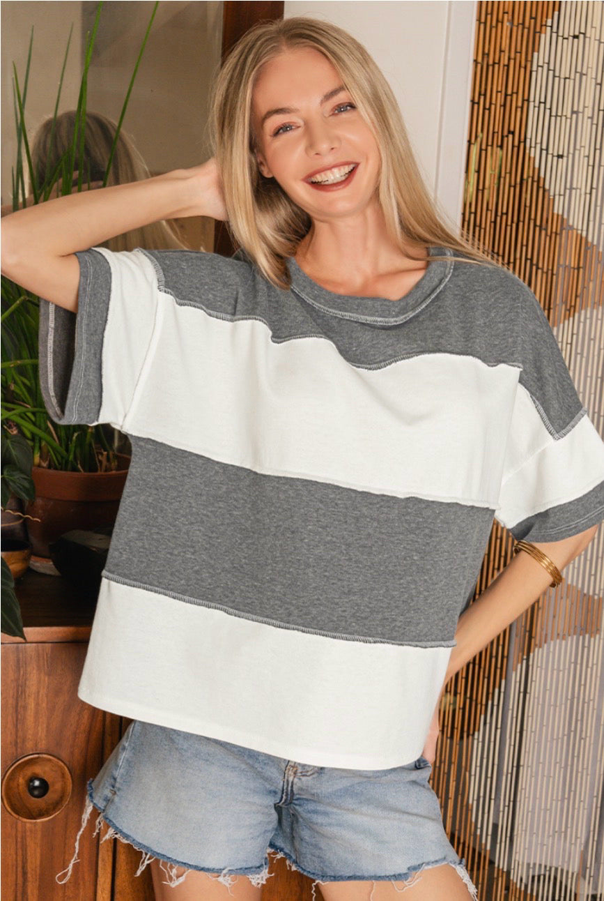 New Zenana Dark gray White Size: S Short Sleeve Blouse