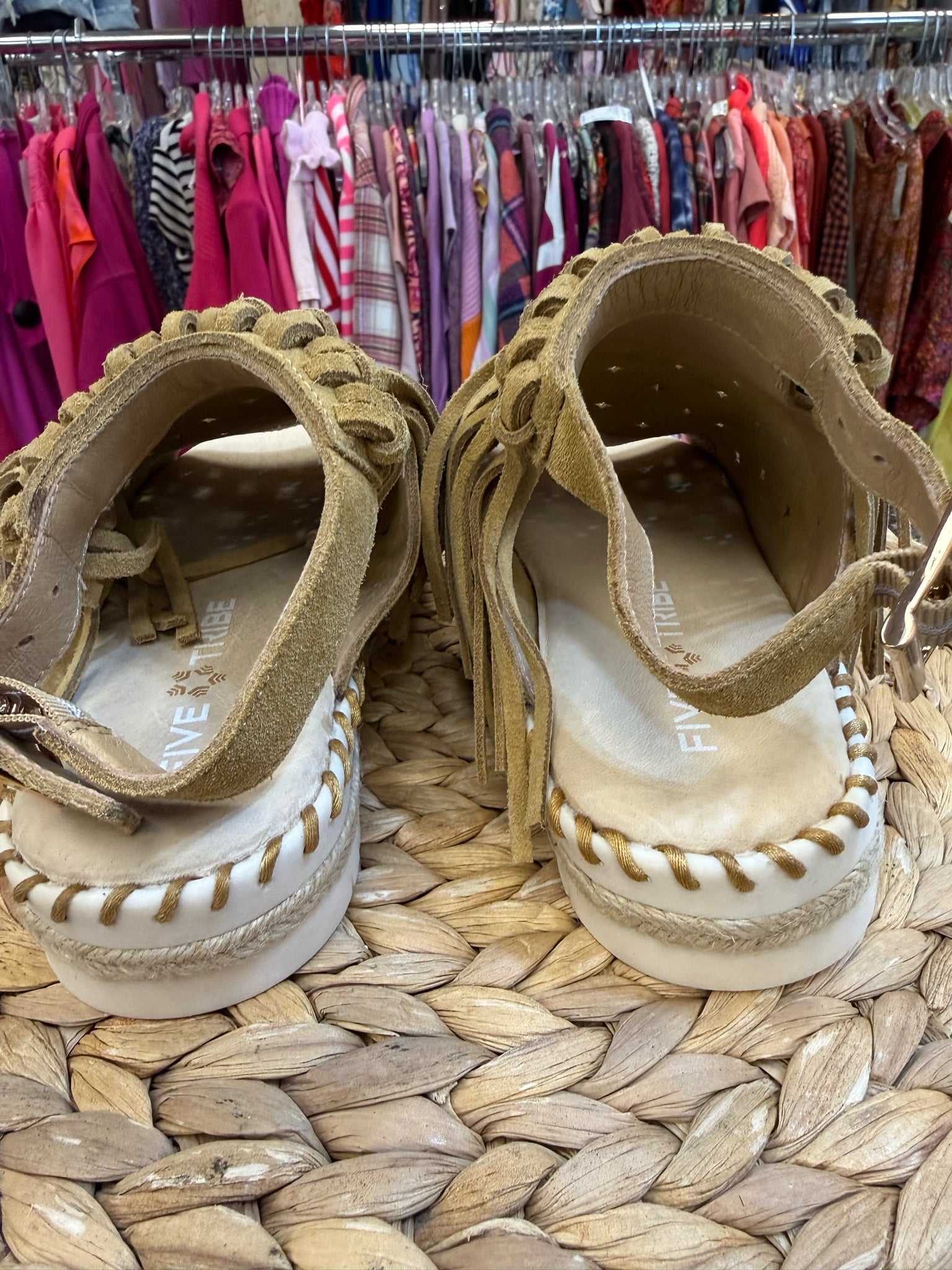 New with Tag FIVE TRIBE Tan Size 7 Sandal