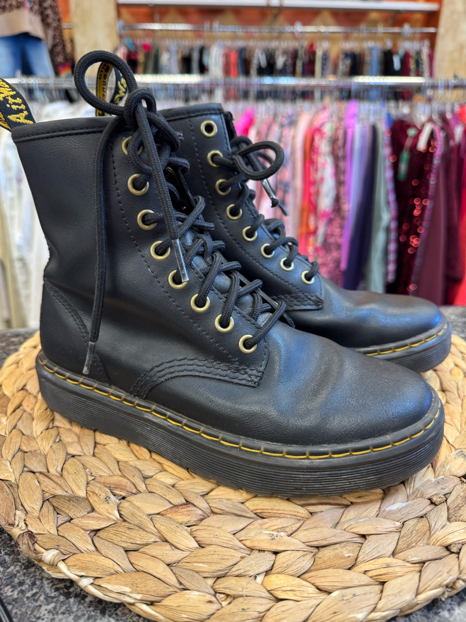 Pre-owned DR MARTENS Black Shoe Size 4 Girls Boot