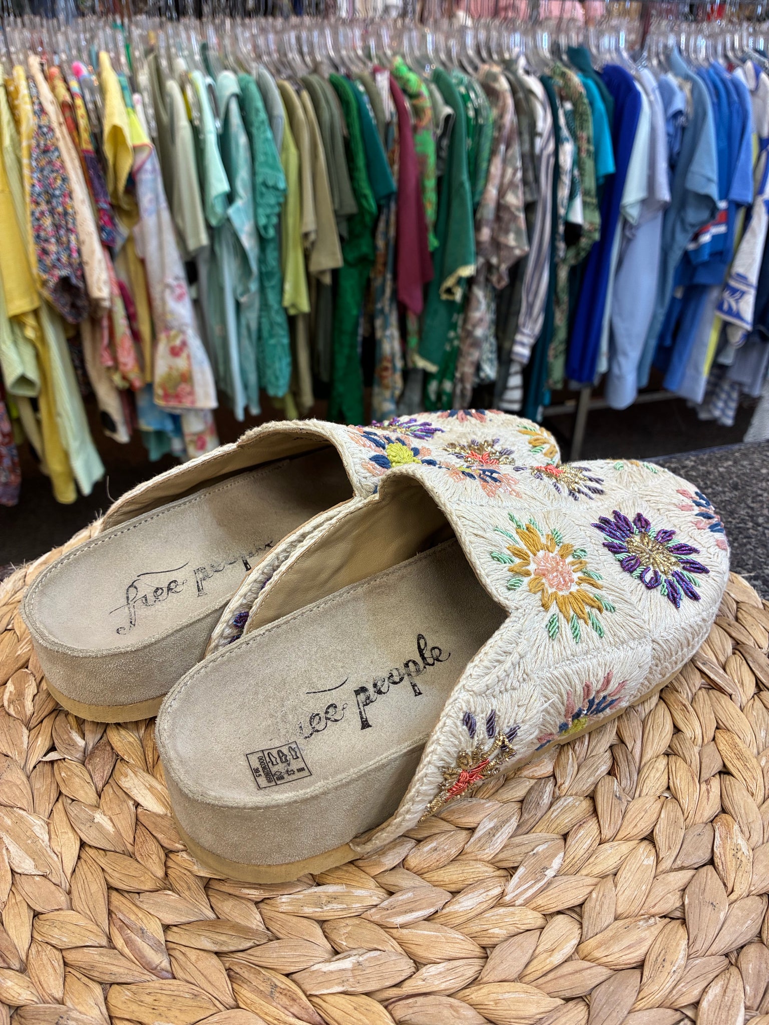 Pre-owned FREE PEOPLE Cream Multi Floral Size 8.5 Designer Shoe