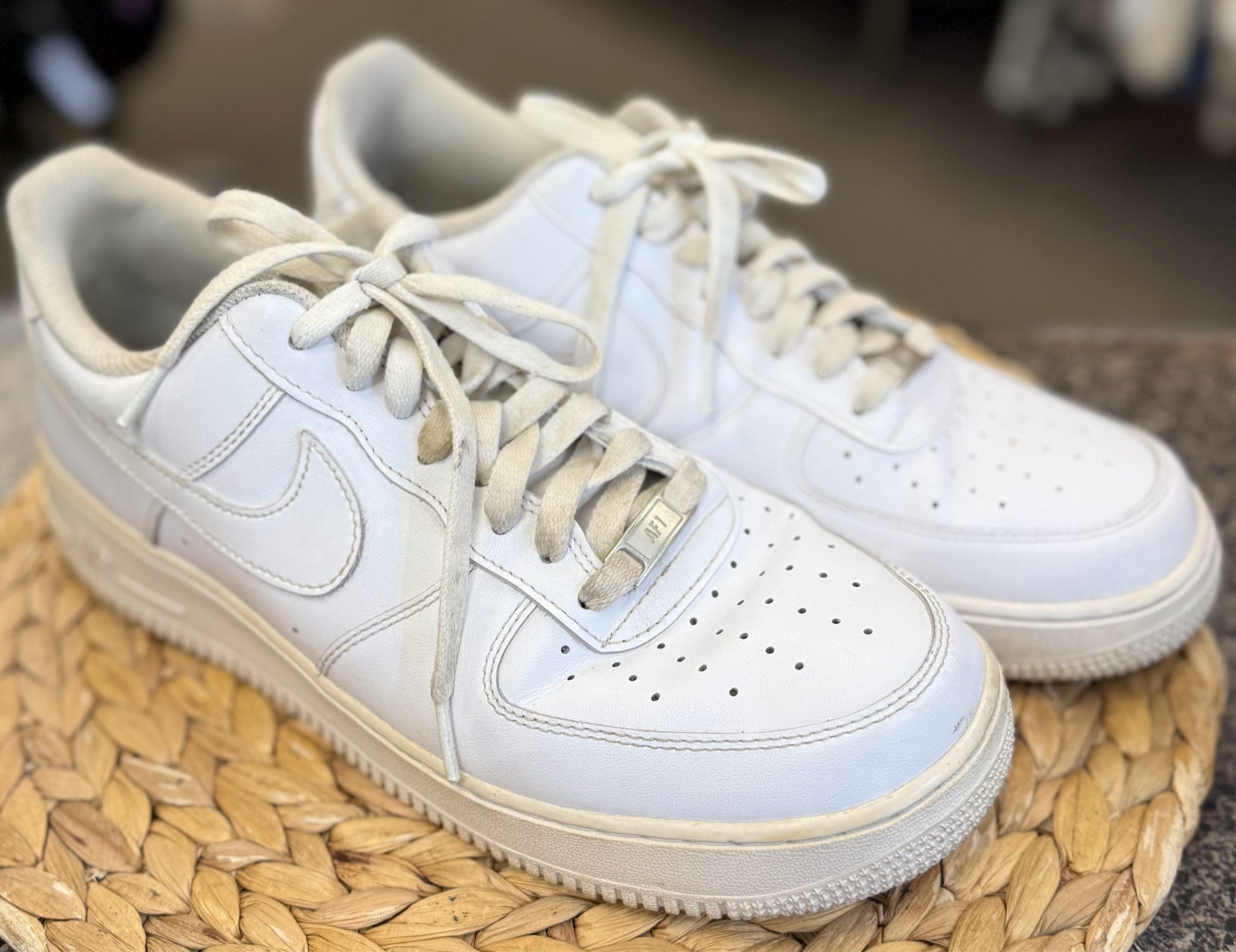 Pre-owned NIKE White SHOE SIZE 12 MENS Designer Sneaker