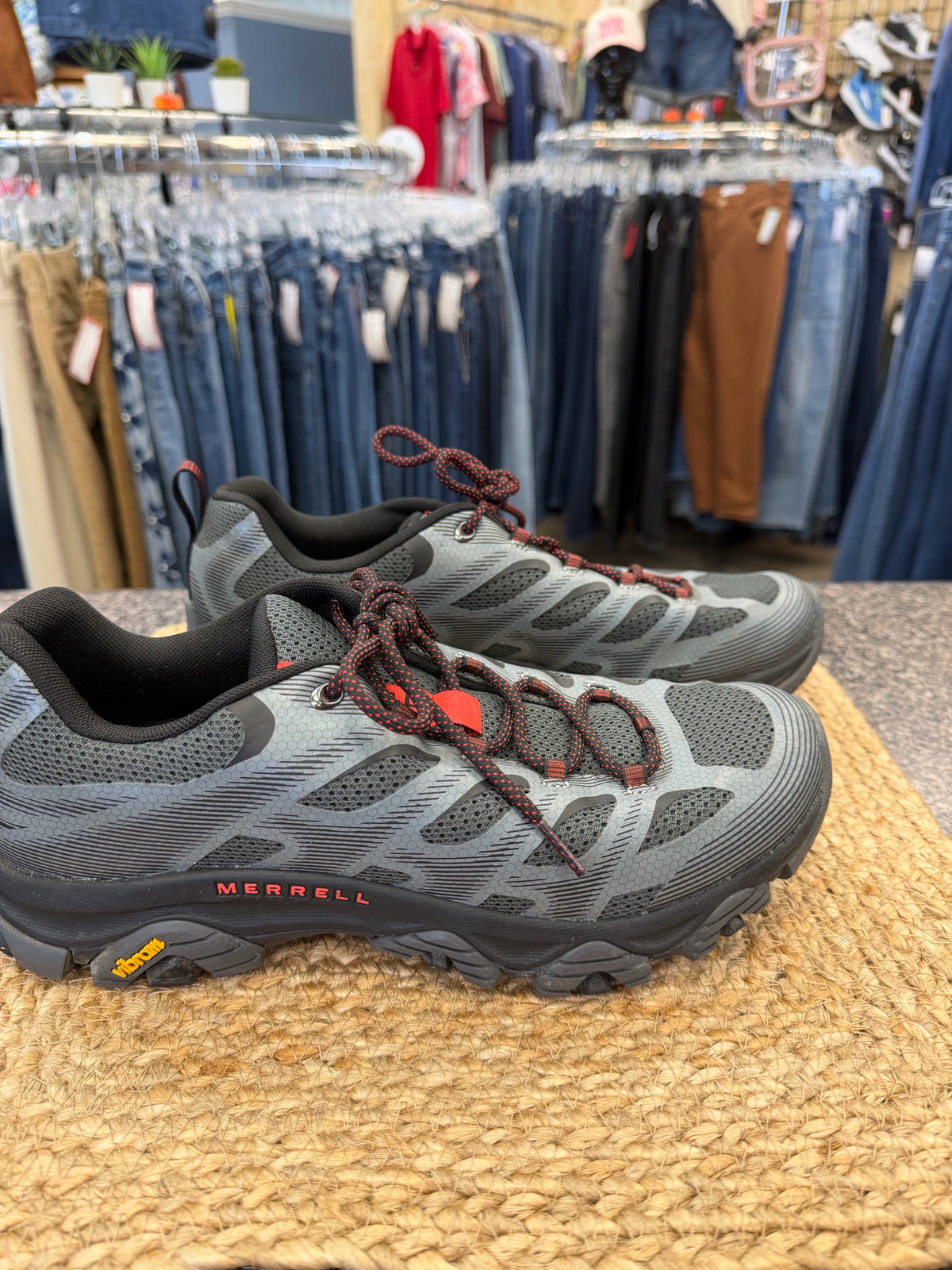 Pre-owned MERRELL Gray SHOE SIZE 10.5 MENS Sneakers