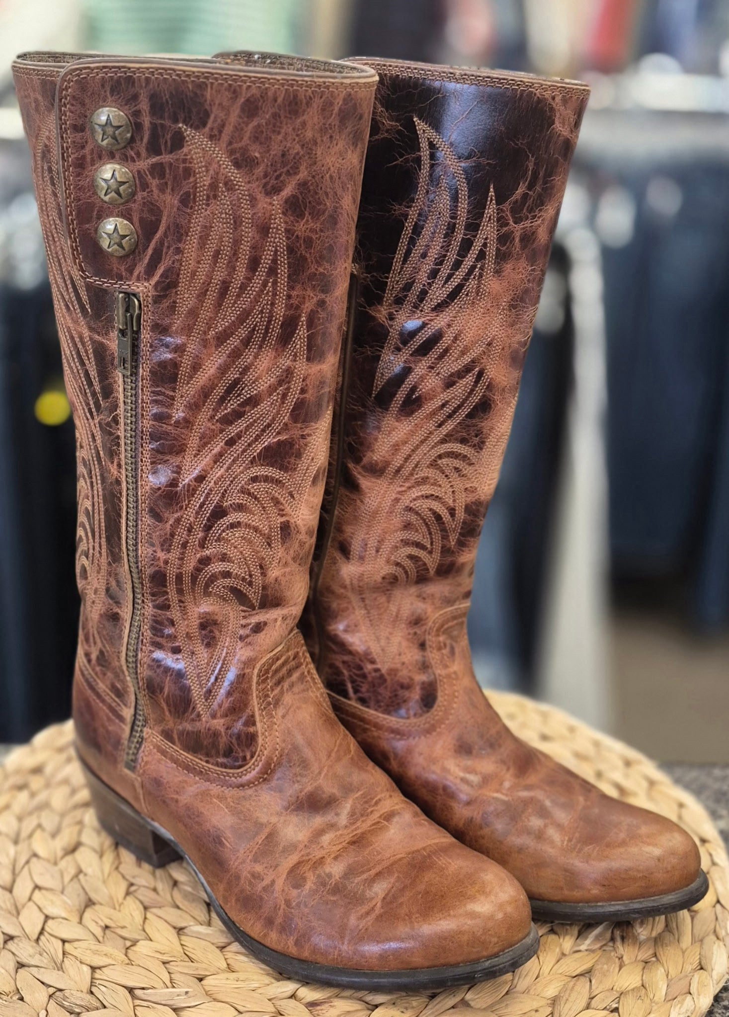 Pre-owned ARIAT Brown Size 6 Designer Boot