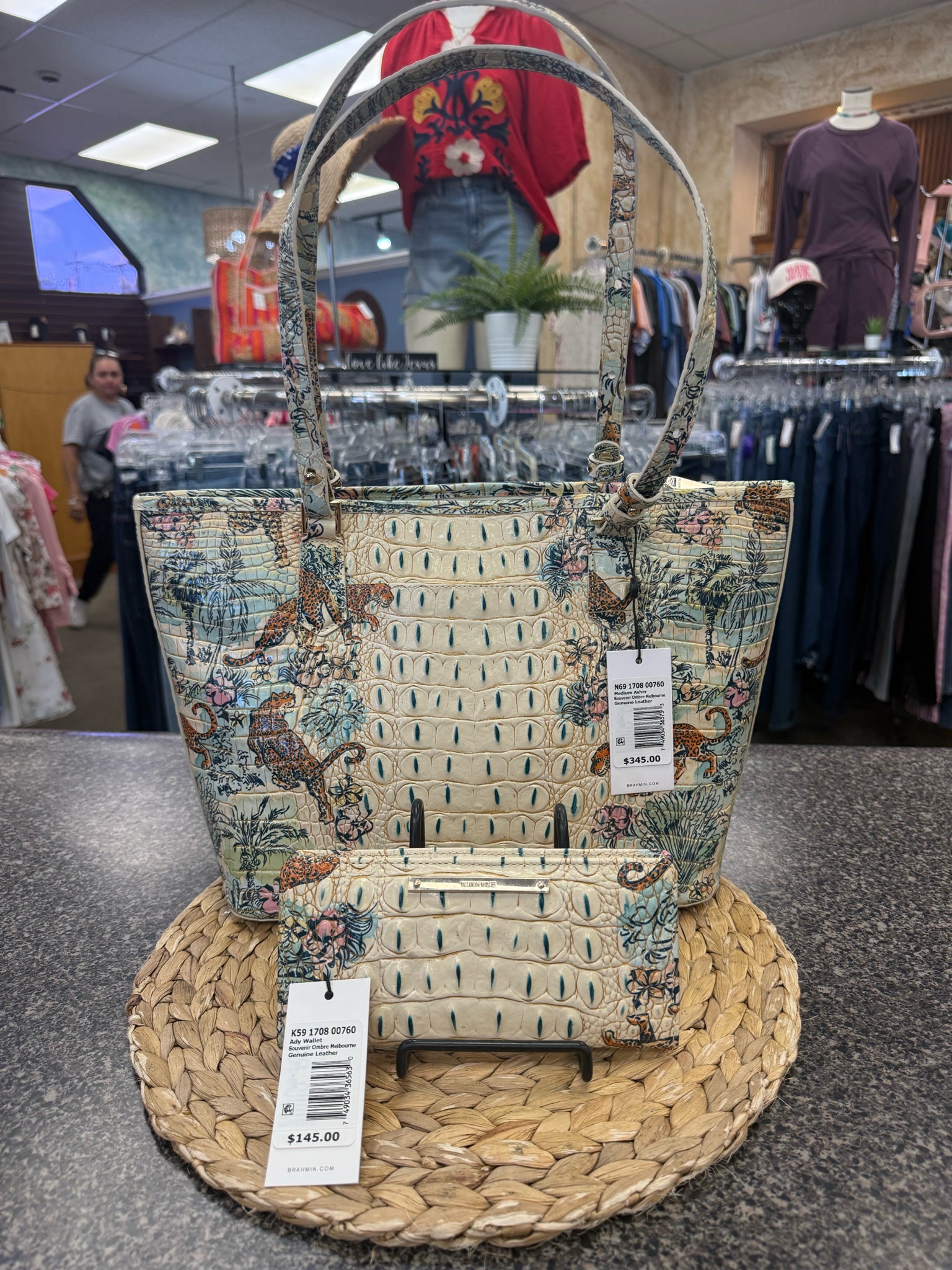 New with Tag BRAHMIN Cream Teal Print Designer Purse Set