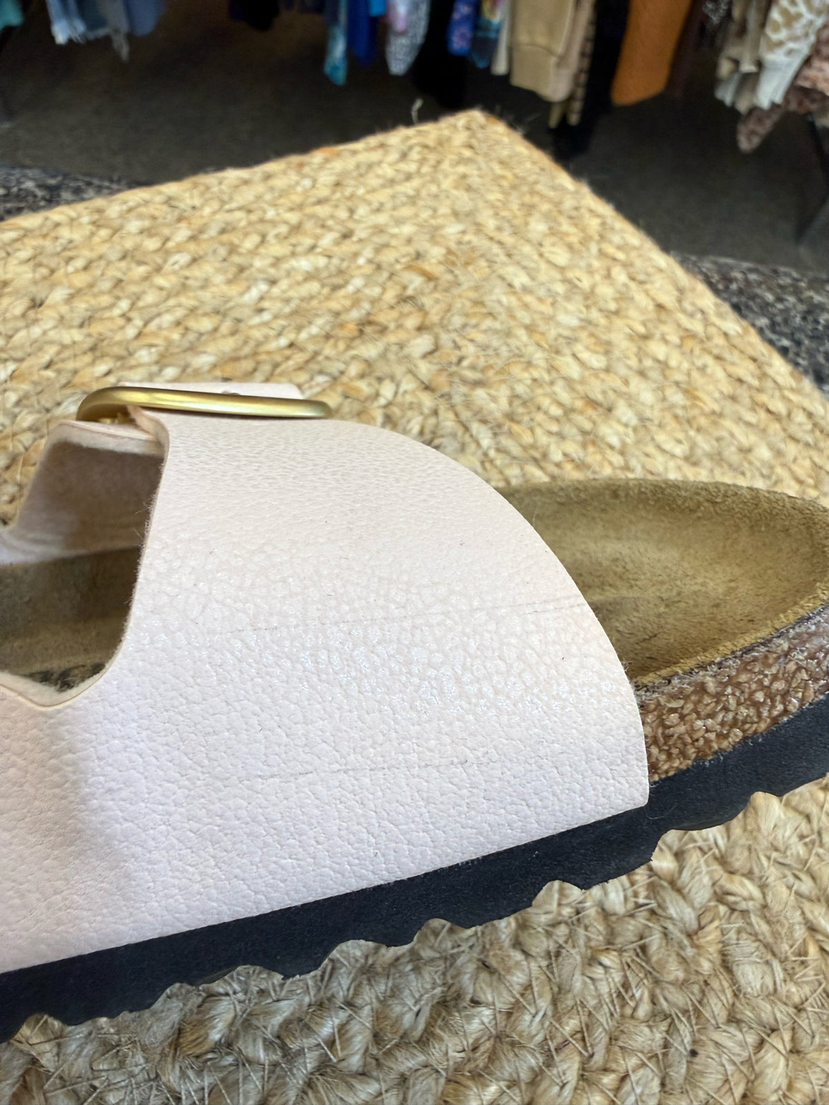 Pre-owned BIRKENSTOCK Light pink Rose Gold Trim Size 9 Designer Sandal