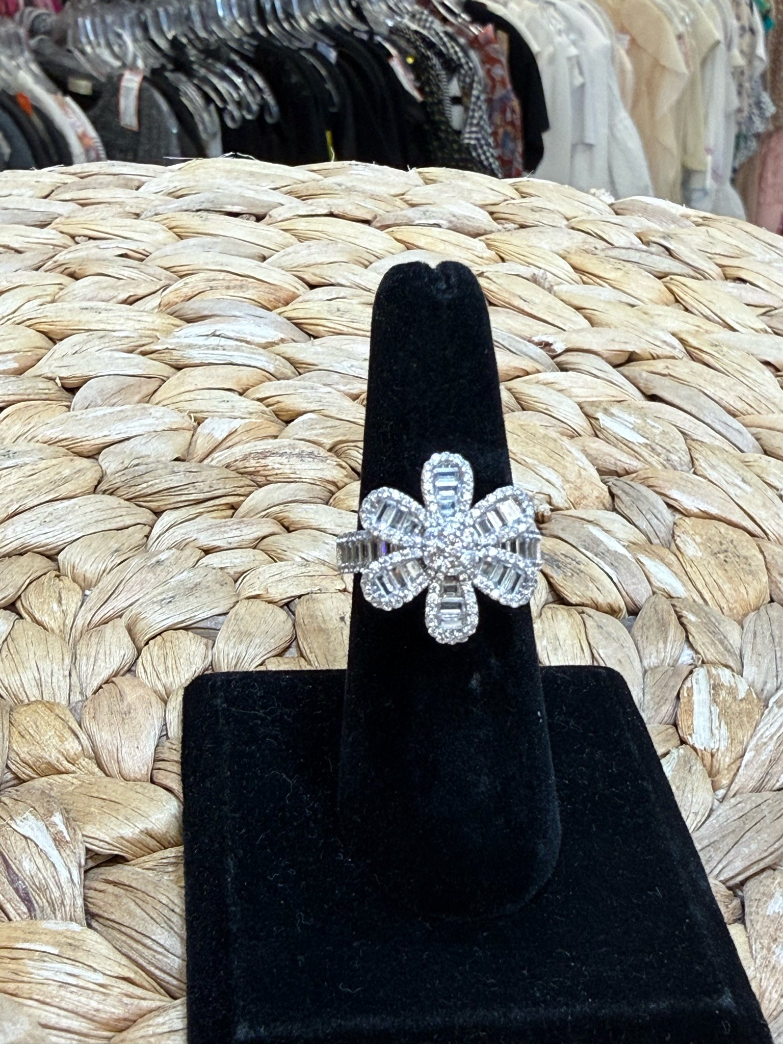 Pre-owned Sterling Silver STERLING SILVER Ring Size 7.5 Designer Ring