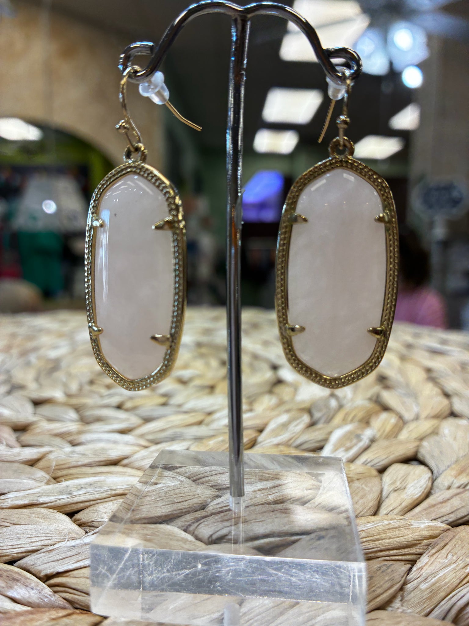 Pre-owned KENDRA SCOTT Pale pink Gold Trim Designer Earring