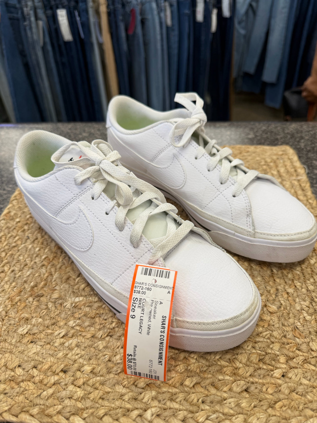 Pre-owned NIKE White Size 9 Sneaker
