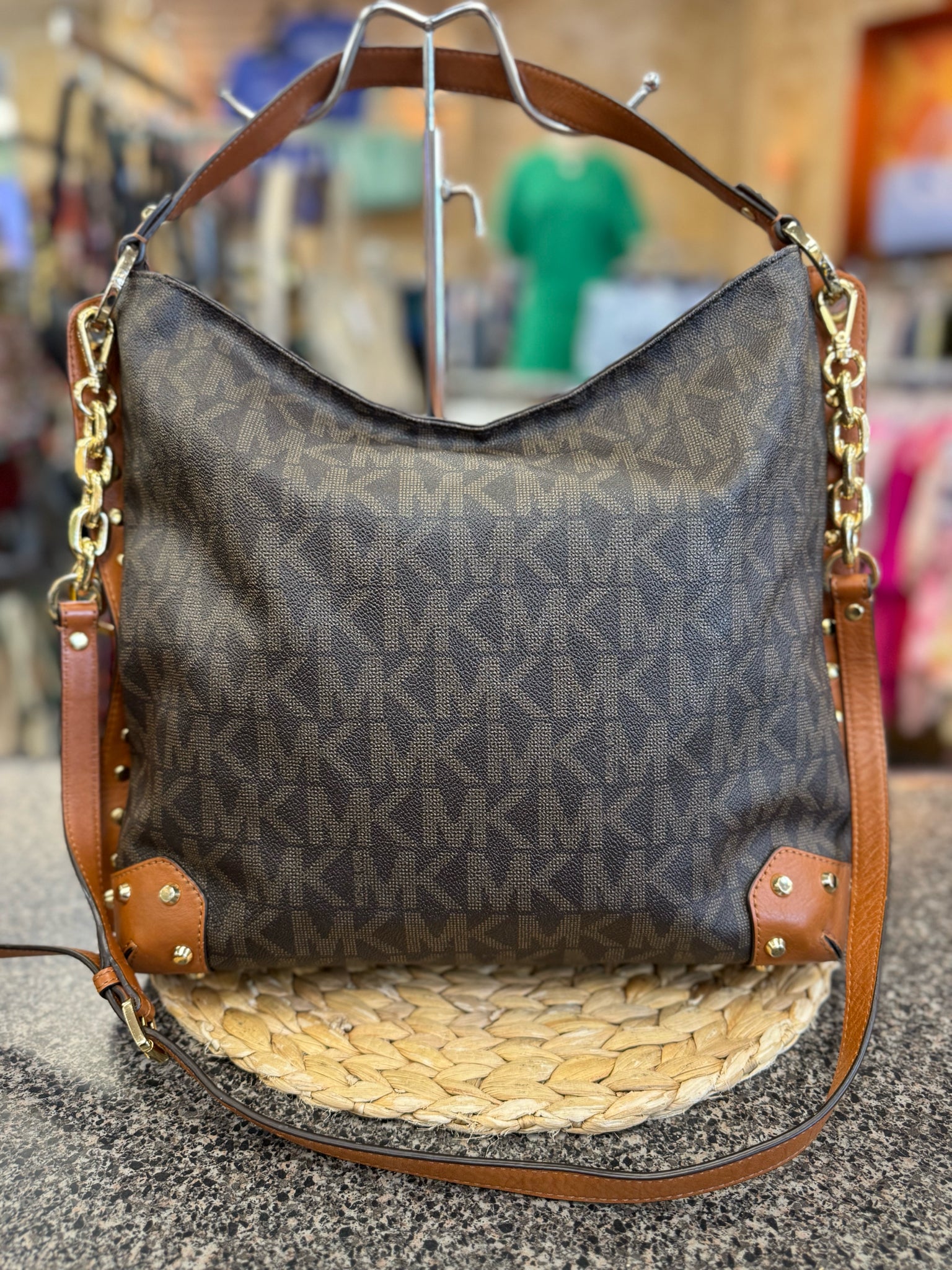 Pre-owned MICHAEL KORS Brown Signature Tan Shoulder Designer Purse
