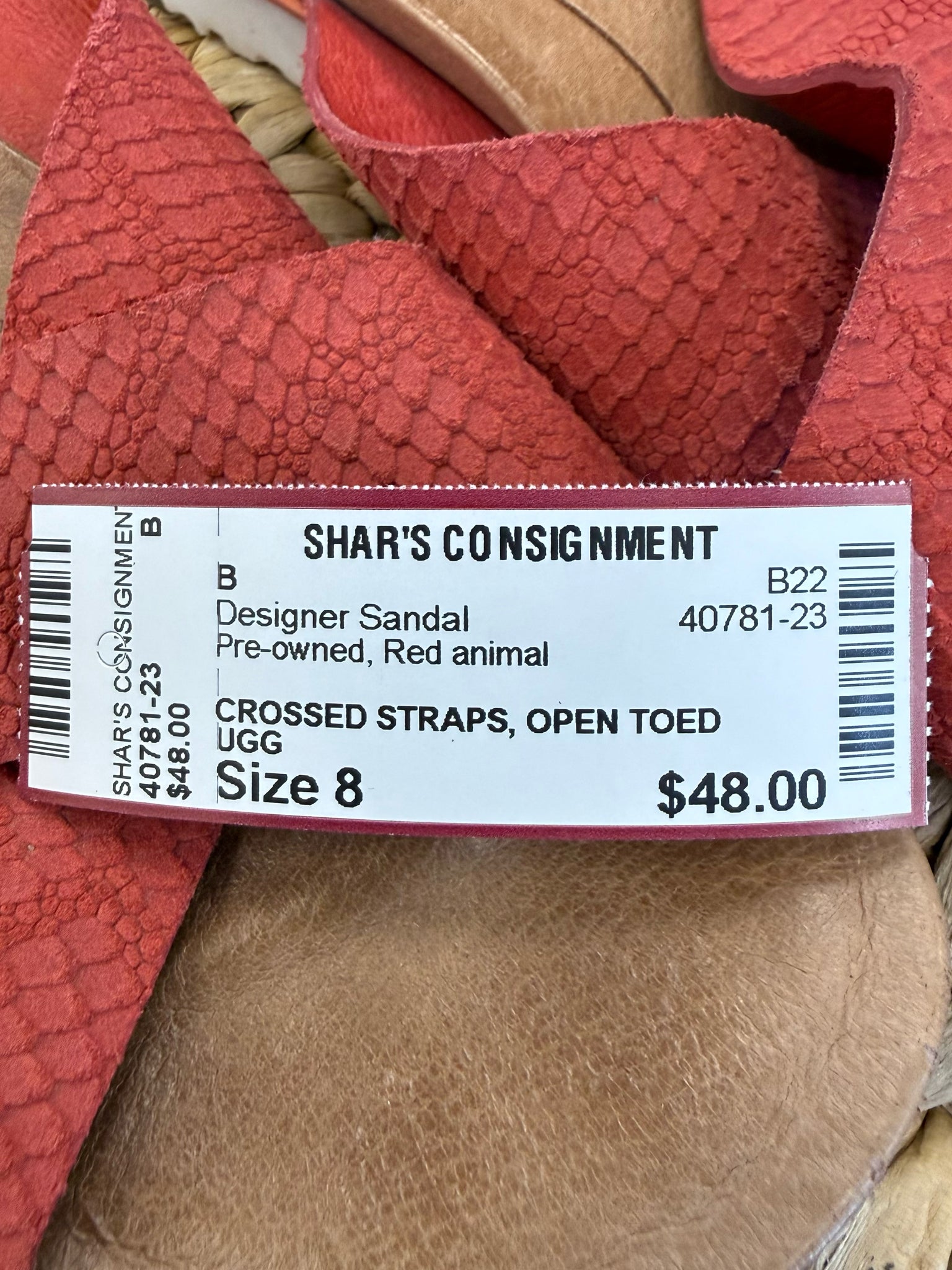 Pre-owned UGG Red animal Size 8 Designer Sandal