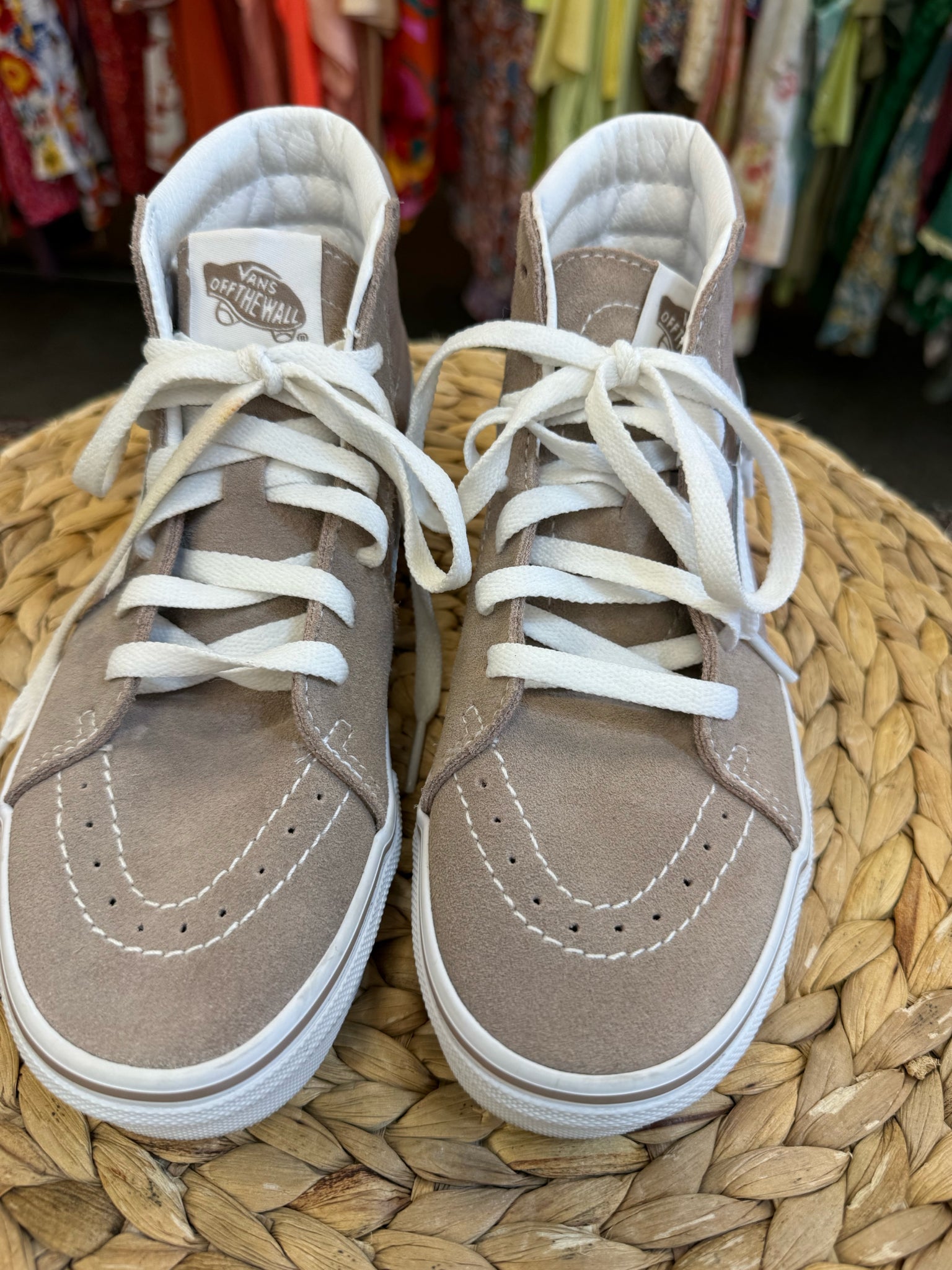 New Without Tag VANS Tan White Trim C-SIZE 4 Boys Sneaker