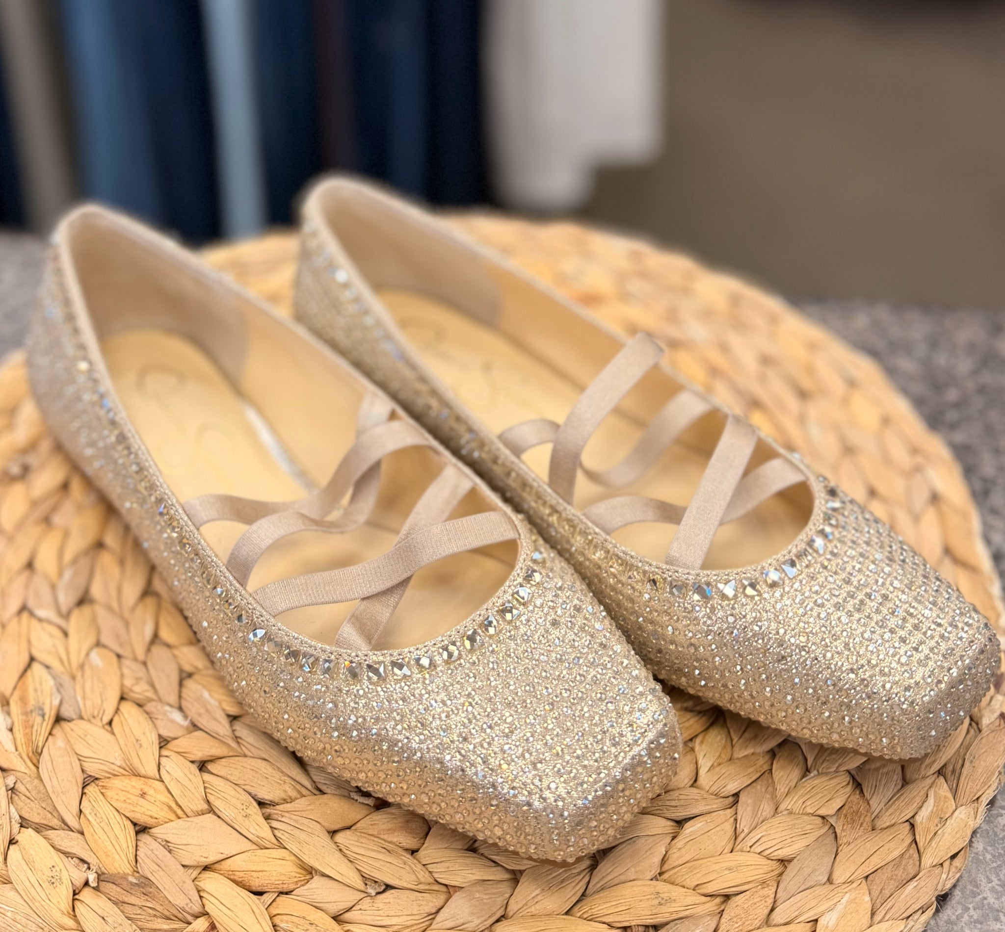 Pre-owned JESSICA SIMPSON Gold Sparkle Size 9 Designer Shoe