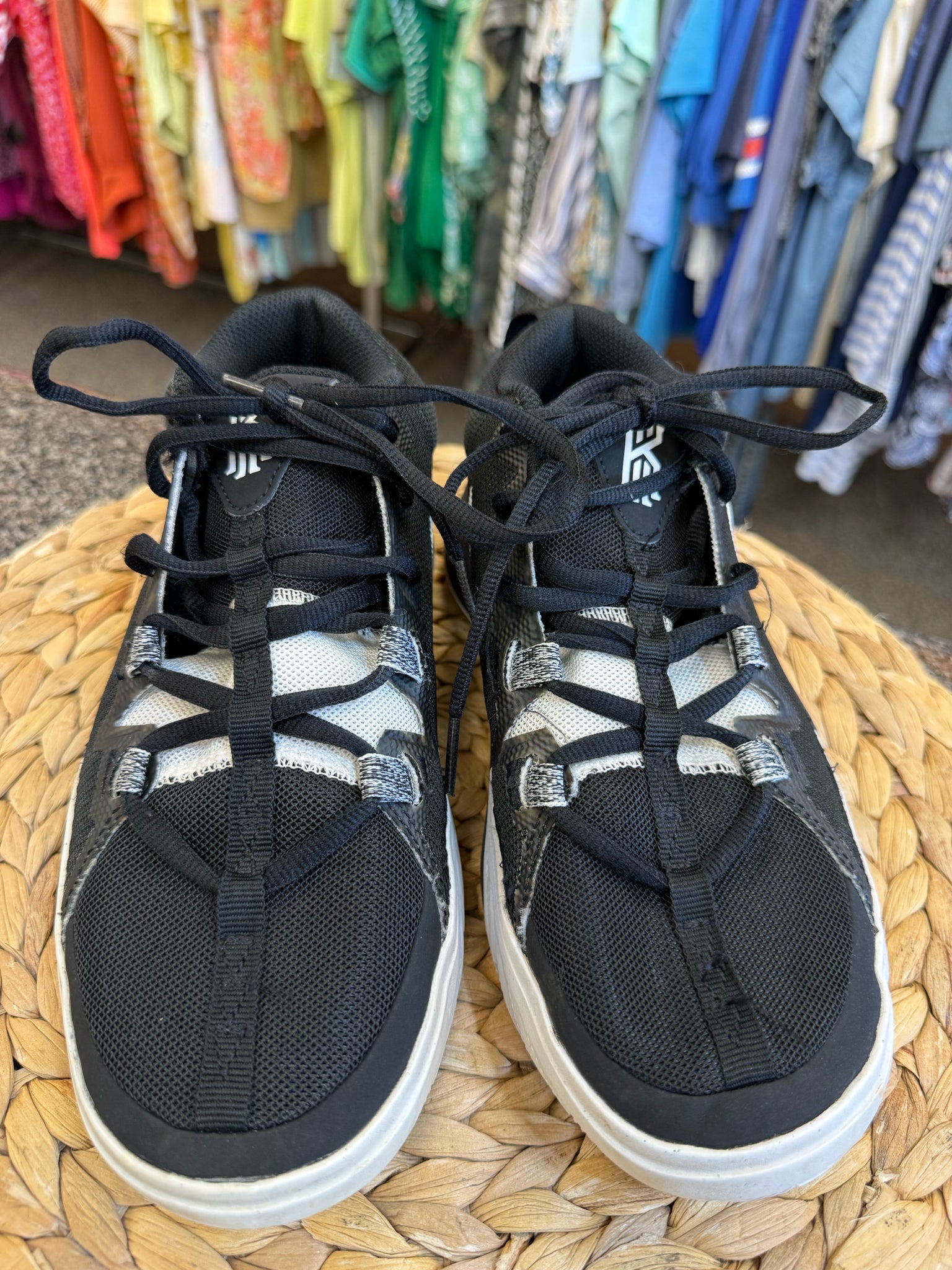 Pre-owned NIKE Black C-SIZE 4.5 Boys Sneaker
