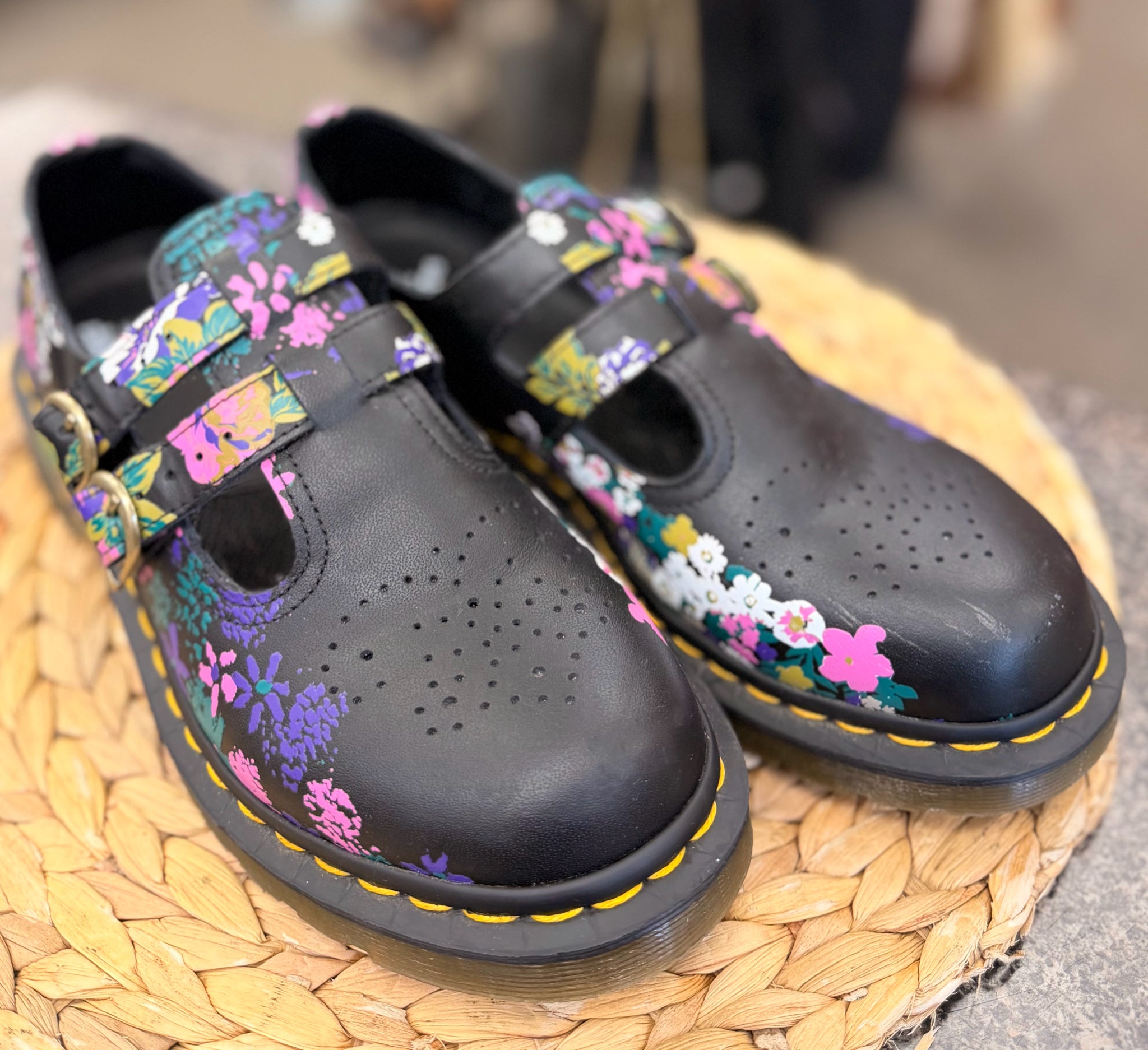 Pre-owned DR MARTENS Black Purple Floral Size 8 Designer Shoe