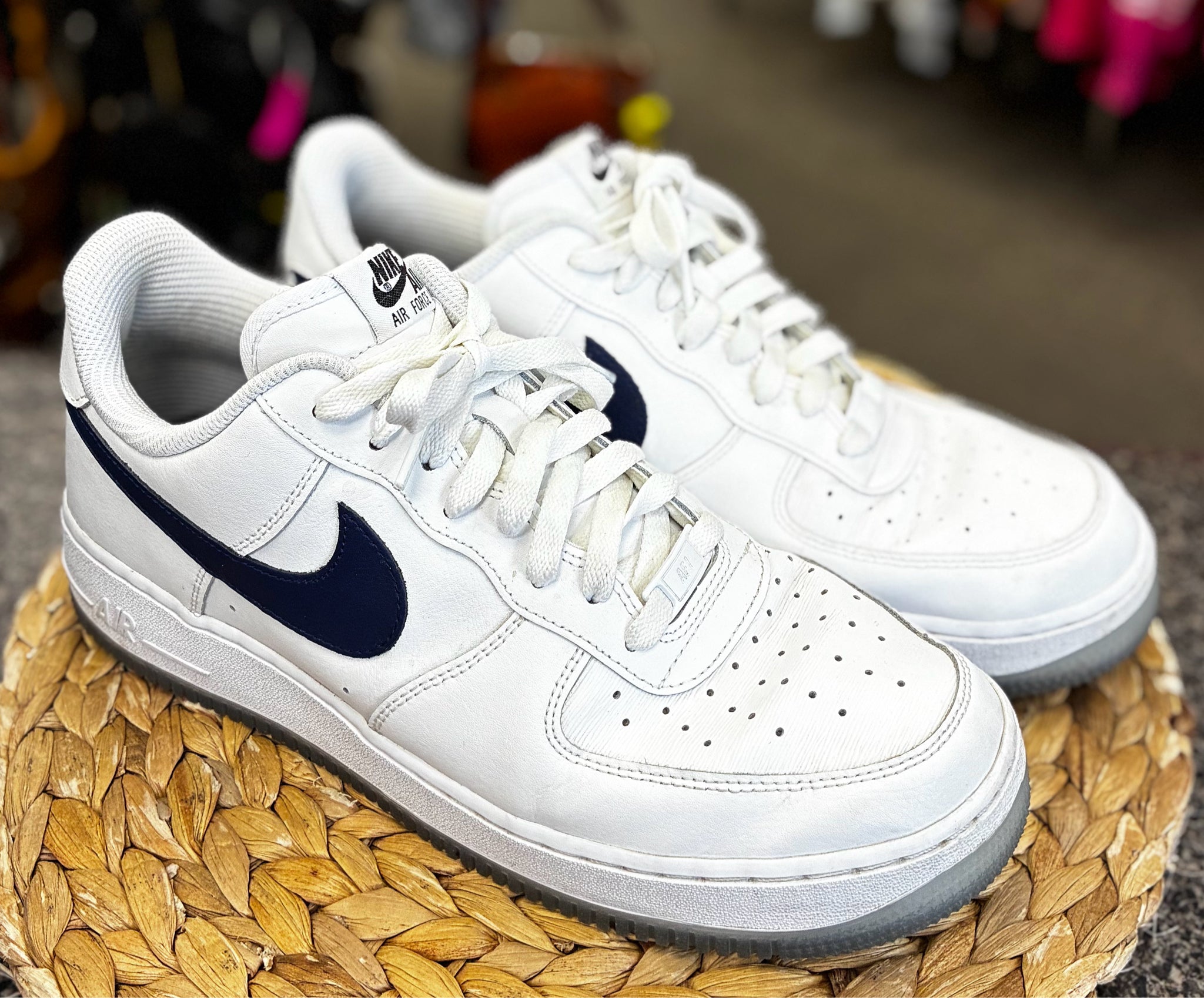 Pre-owned NIKE White Blue Trim SHOE SIZE 10.5 MENS Designer Sneaker