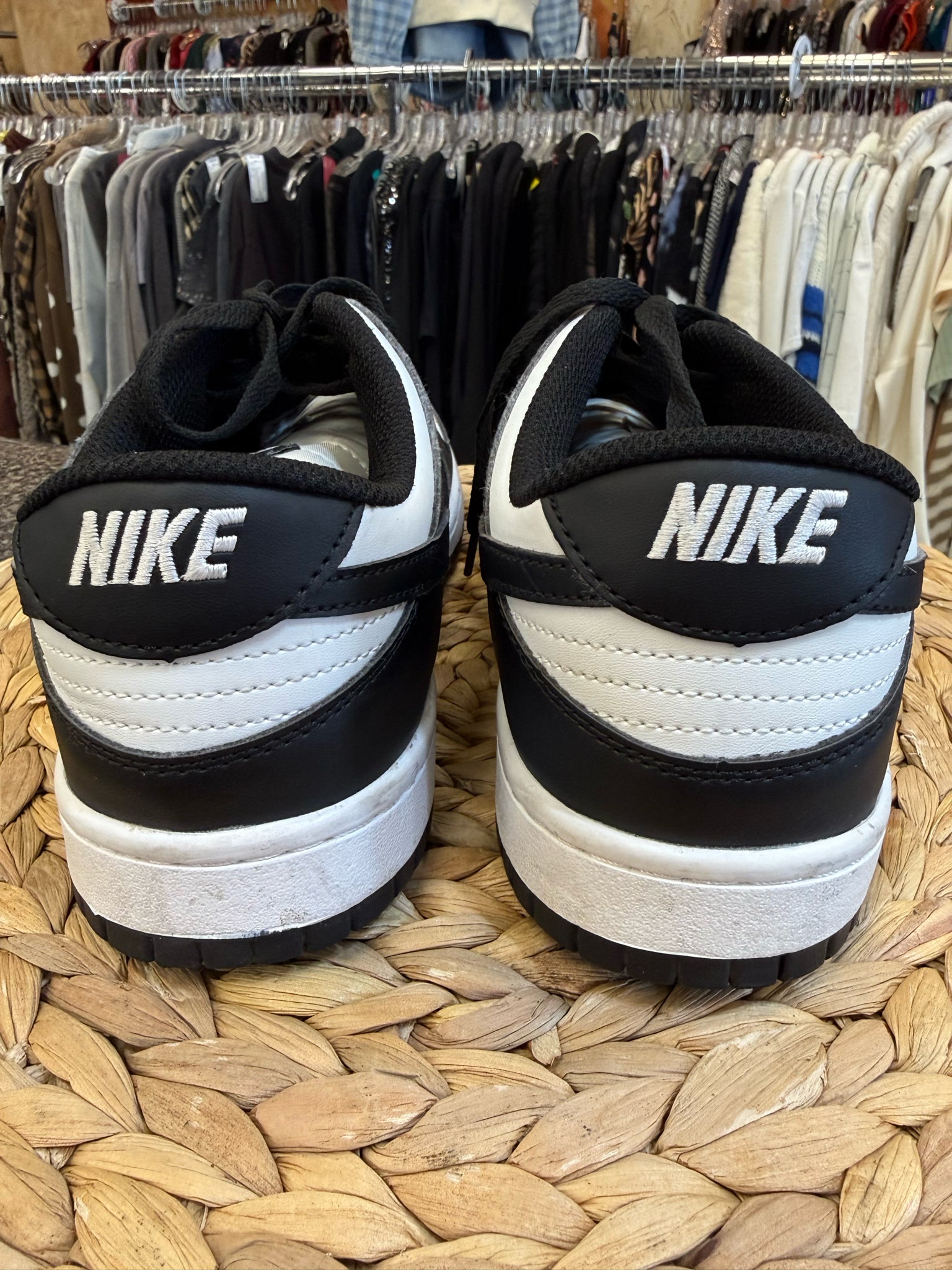 Pre-owned NIKE Black White Trim Size 8 Designer Sneaker