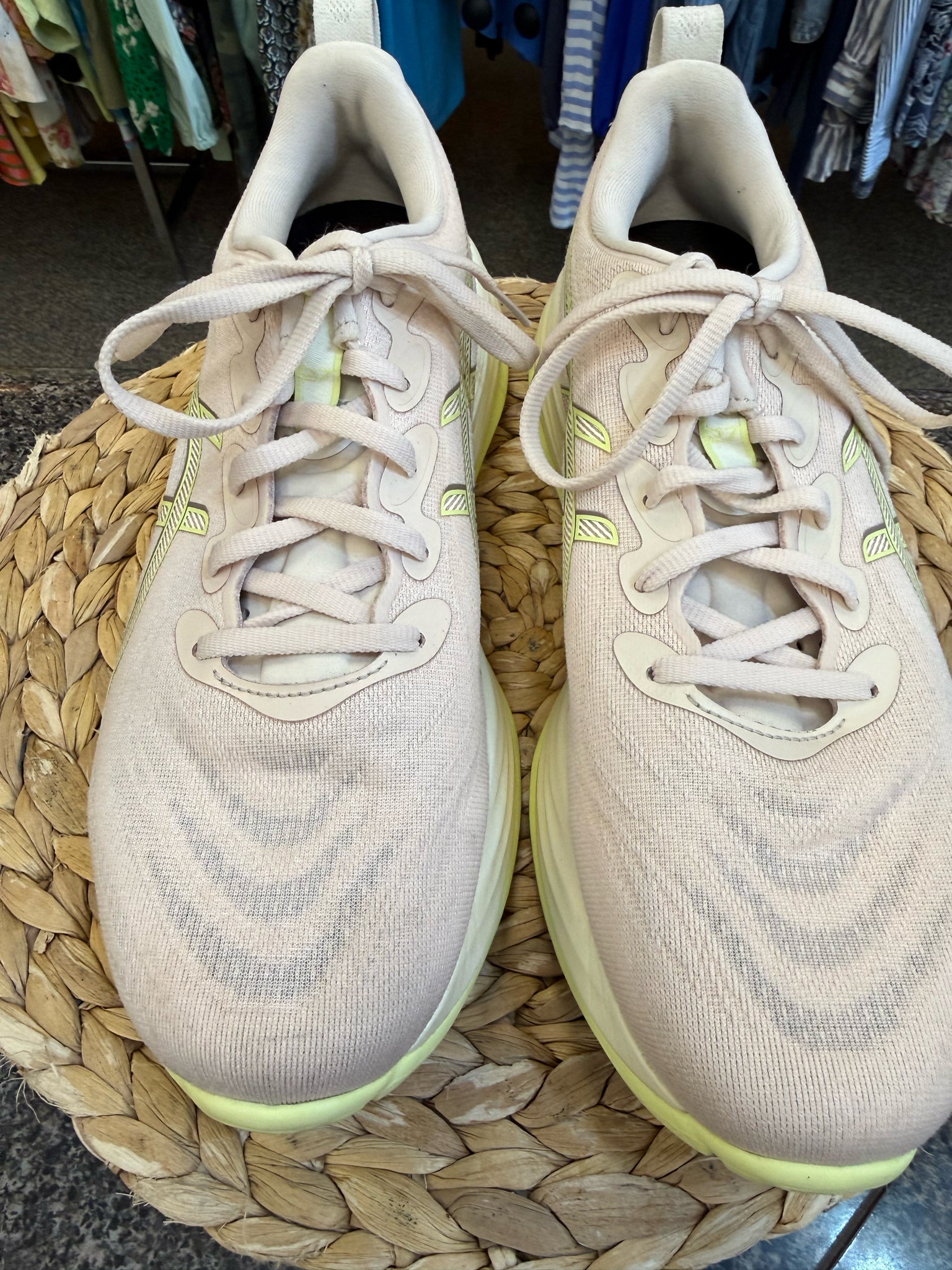 Pre-owned ASICS Cream Lime Green Trim SHOE SIZE 12 MENS Sneakers