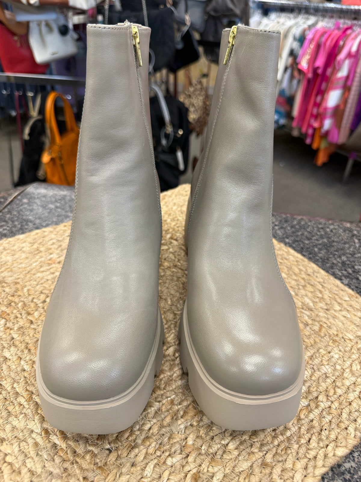 Pre-owned NAKED FEET Gray Size 8 Boot