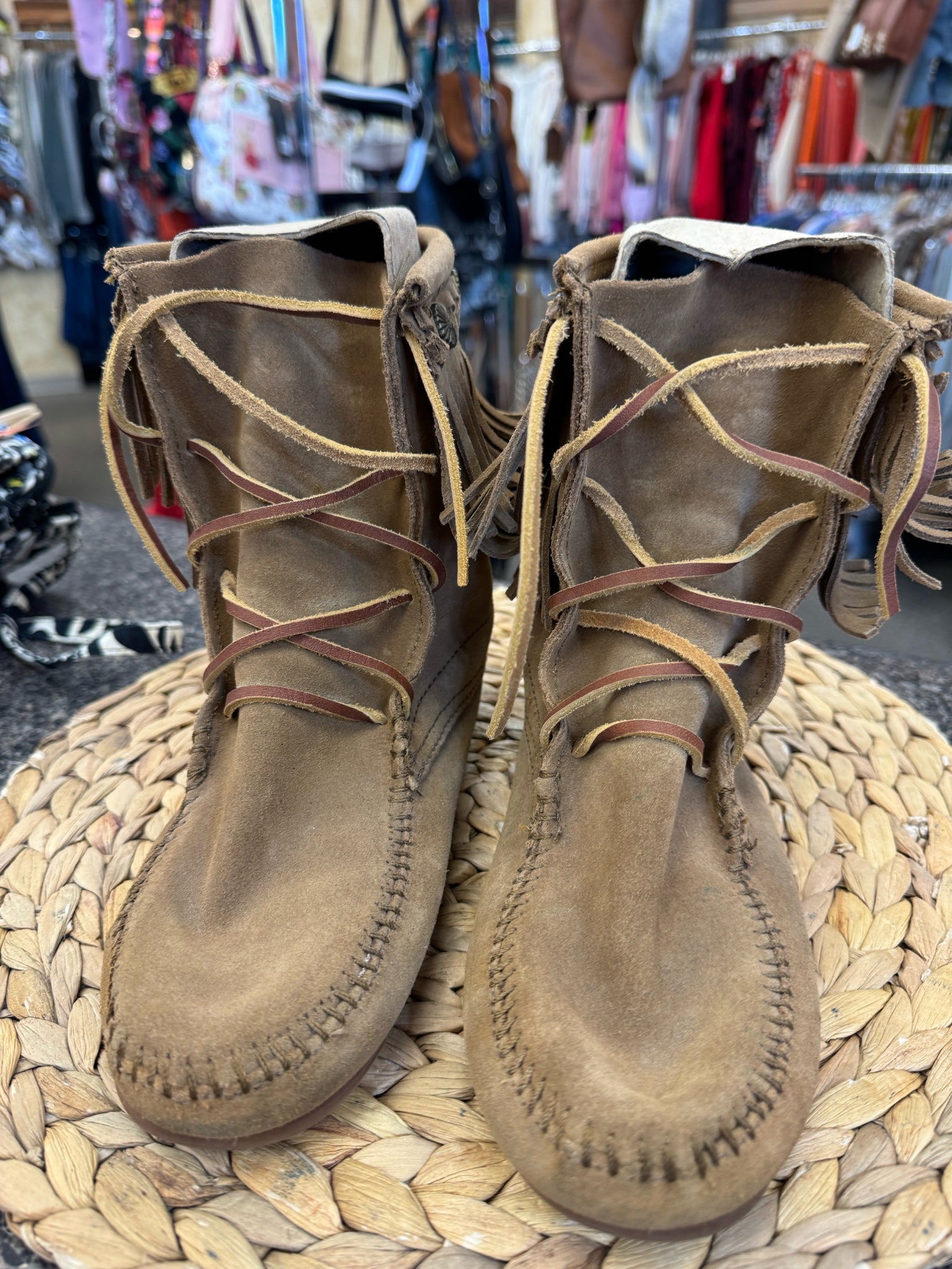 Pre-owned MINNETONKA Tan Size 7 Boot