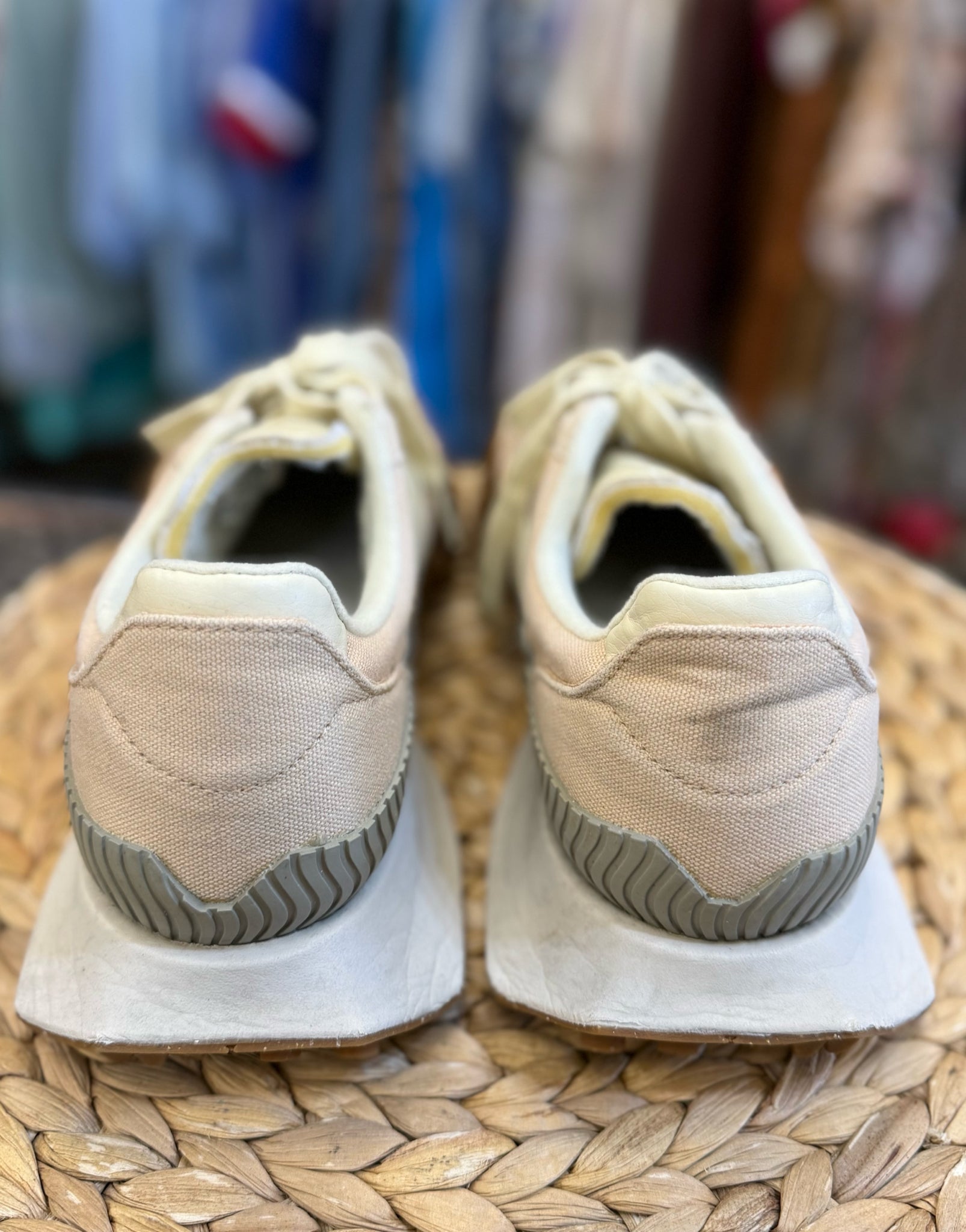 Pre-owned NEW BALANCE Beige White Size 9.5 Designer Sneaker