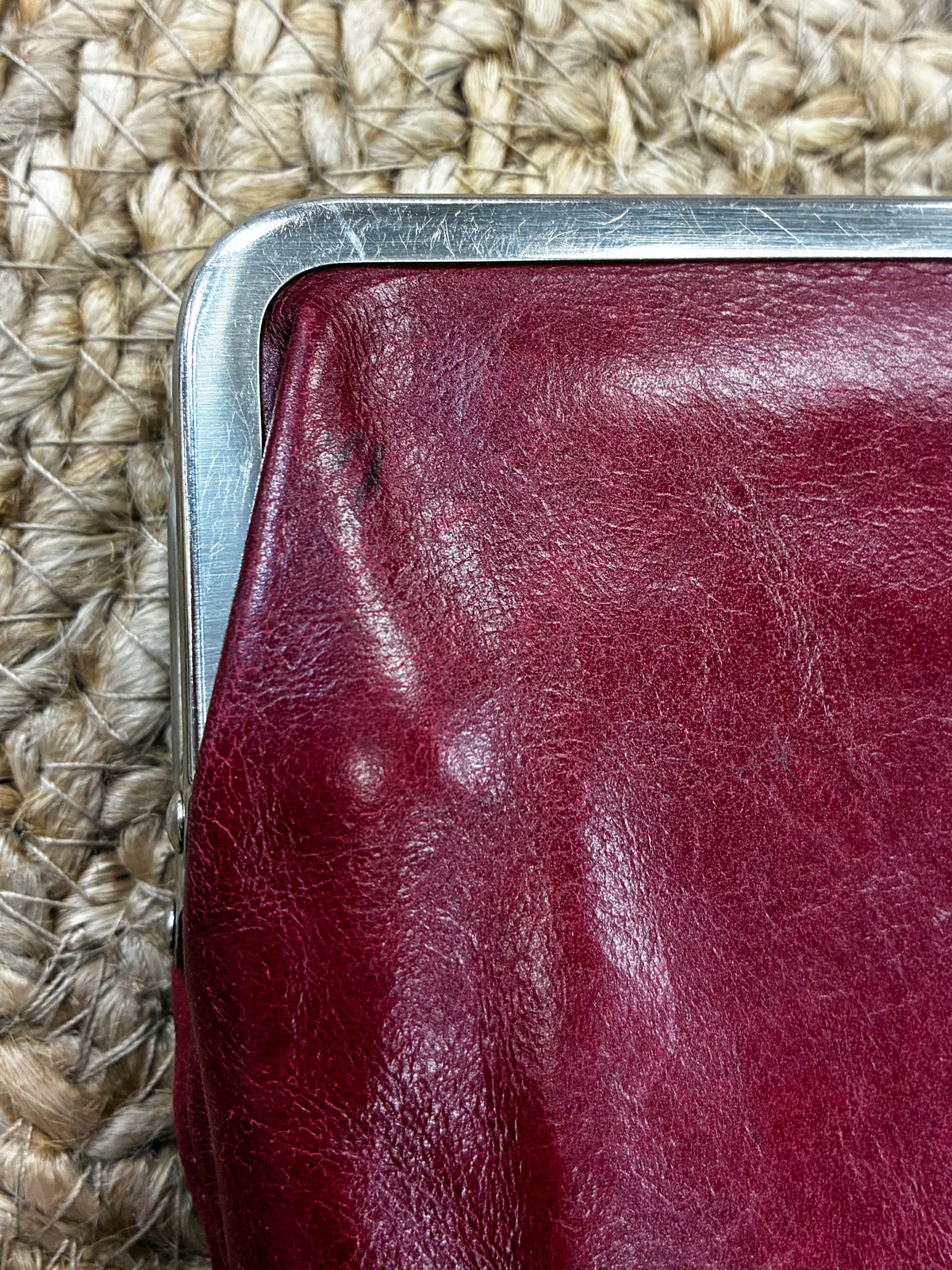 Pre-owned HOBO Red WALLET SIZE Regular Designer Wallet