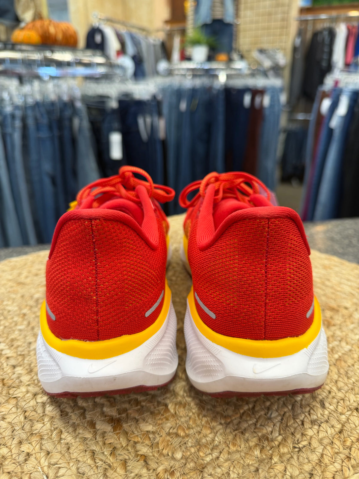 Pre-owned NIKE Red Orange Blend SHOE SIZE 10 MENS Sneakers