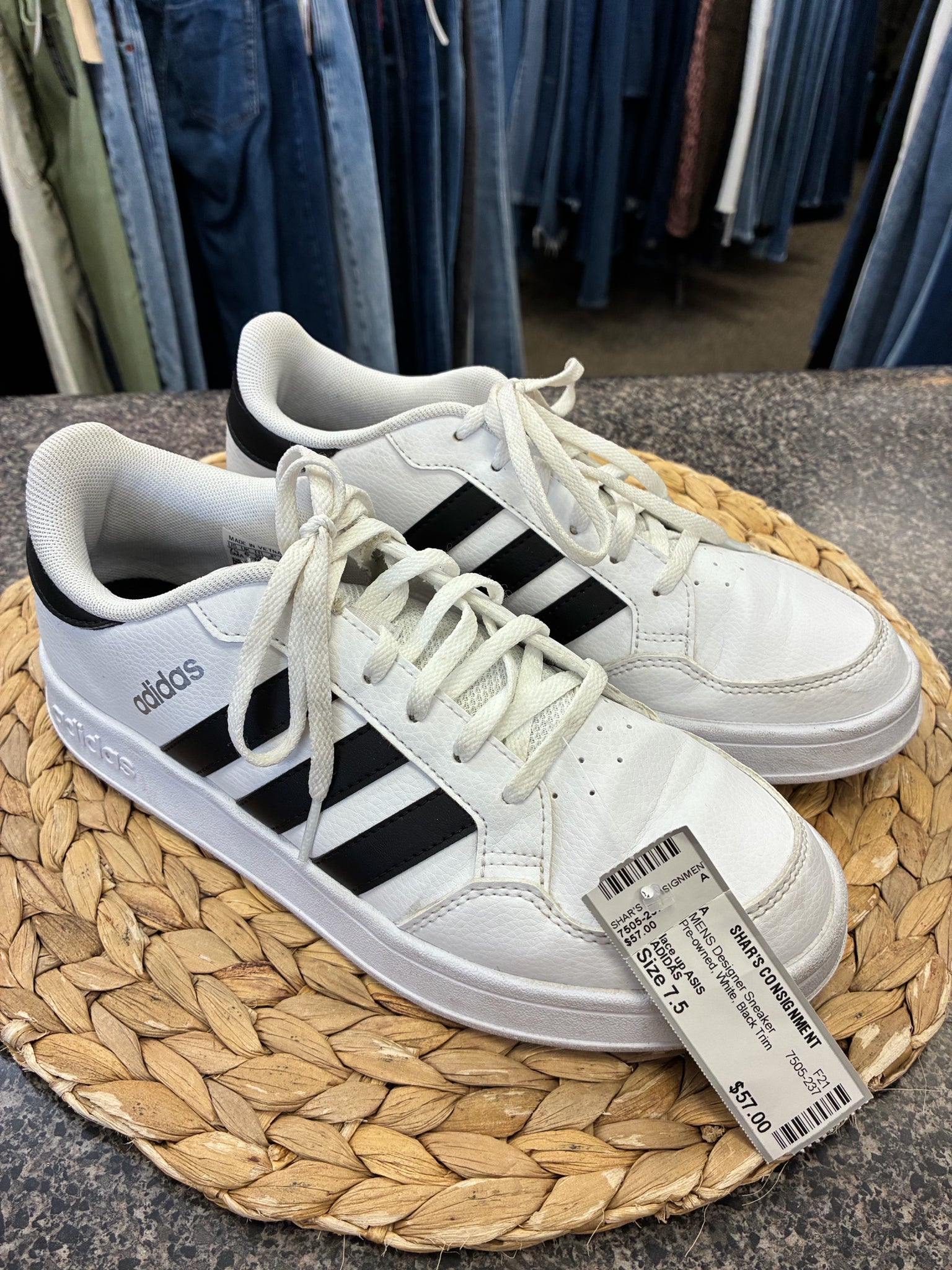 Pre-owned ADIDAS White Black Trim SHOE SIZE 7.5 MENS Designer Sneaker