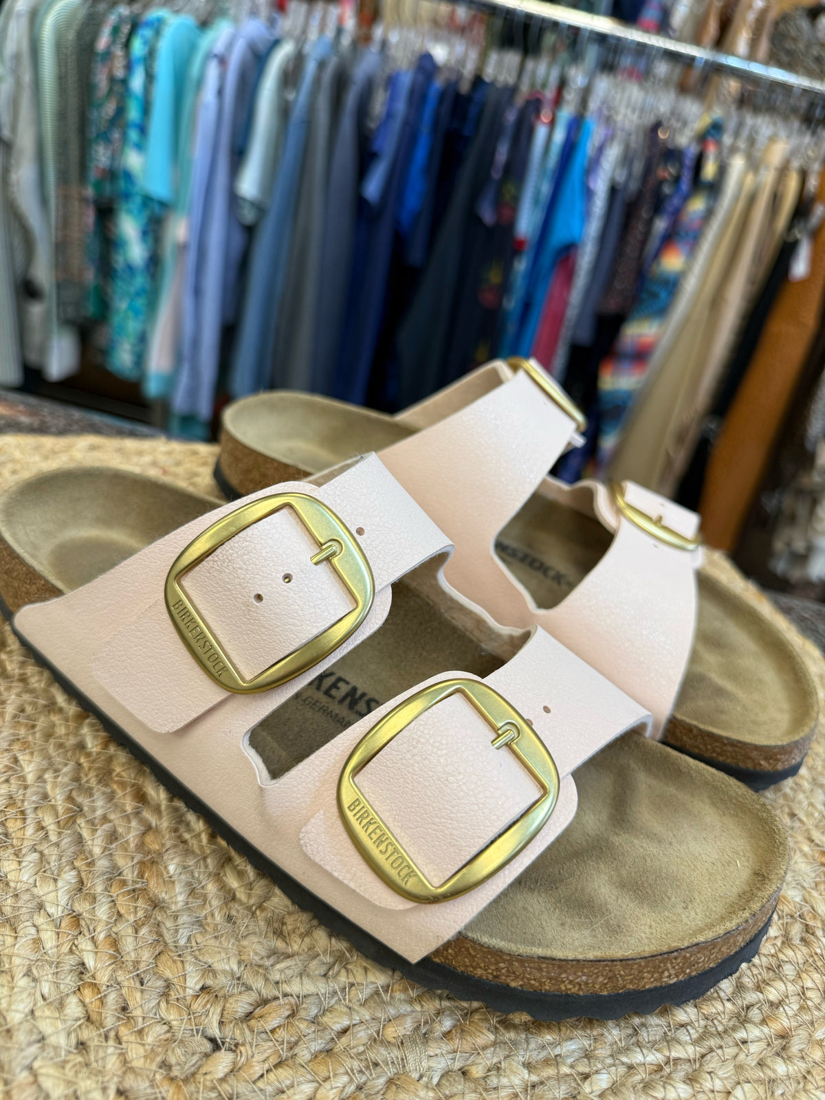 Pre-owned BIRKENSTOCK Light pink Rose Gold Trim Size 9 Designer Sandal