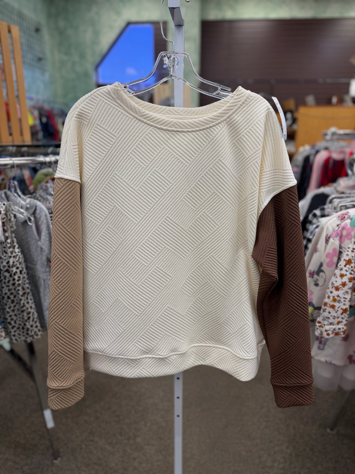 Pre-owned No Brand Off white Brown Trim Dr Size 8 Long Sleeve ShortSet