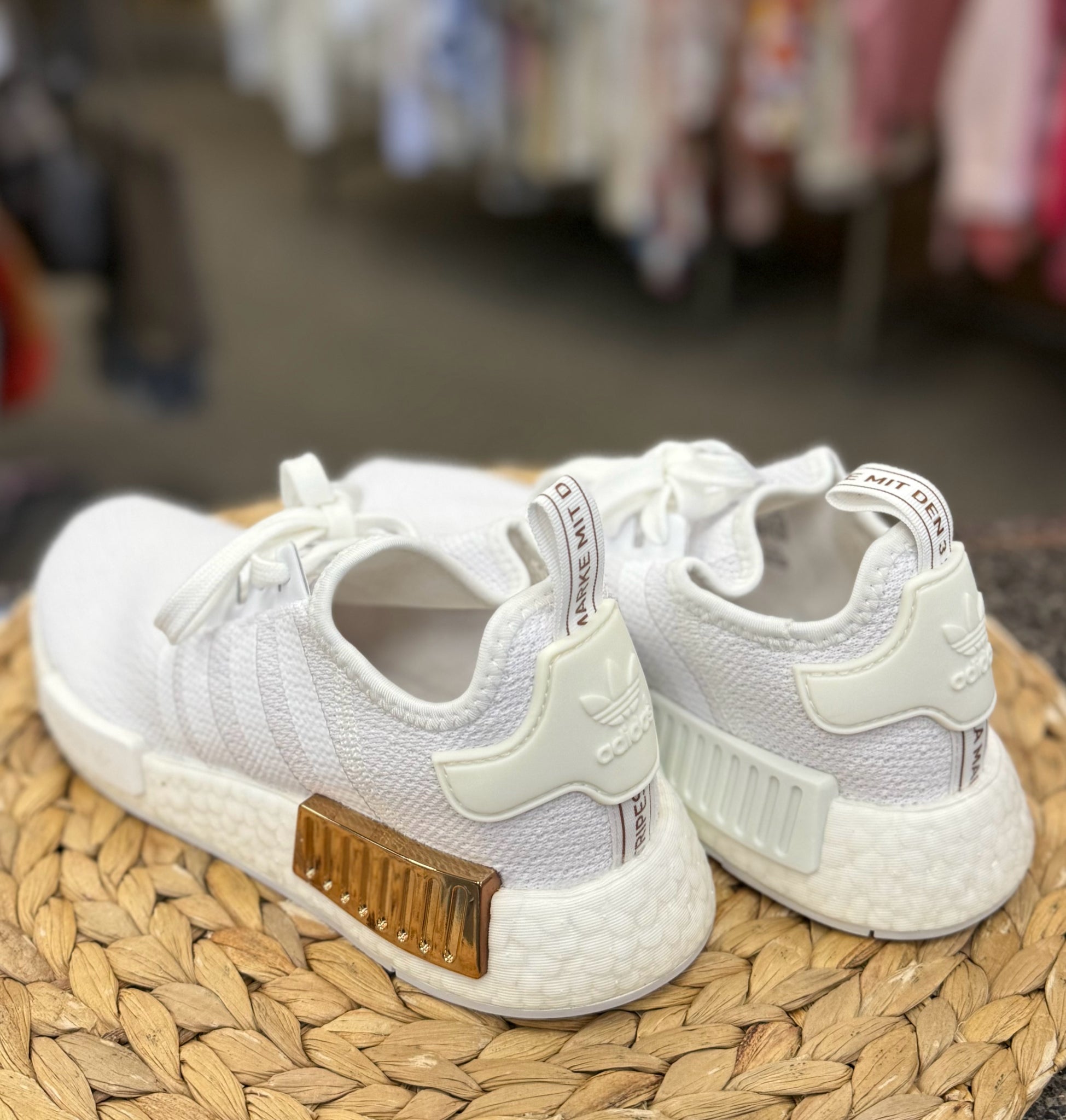 Pre-owned ADIDAS White Bronze Trim Size 6.5 Designer Sneaker