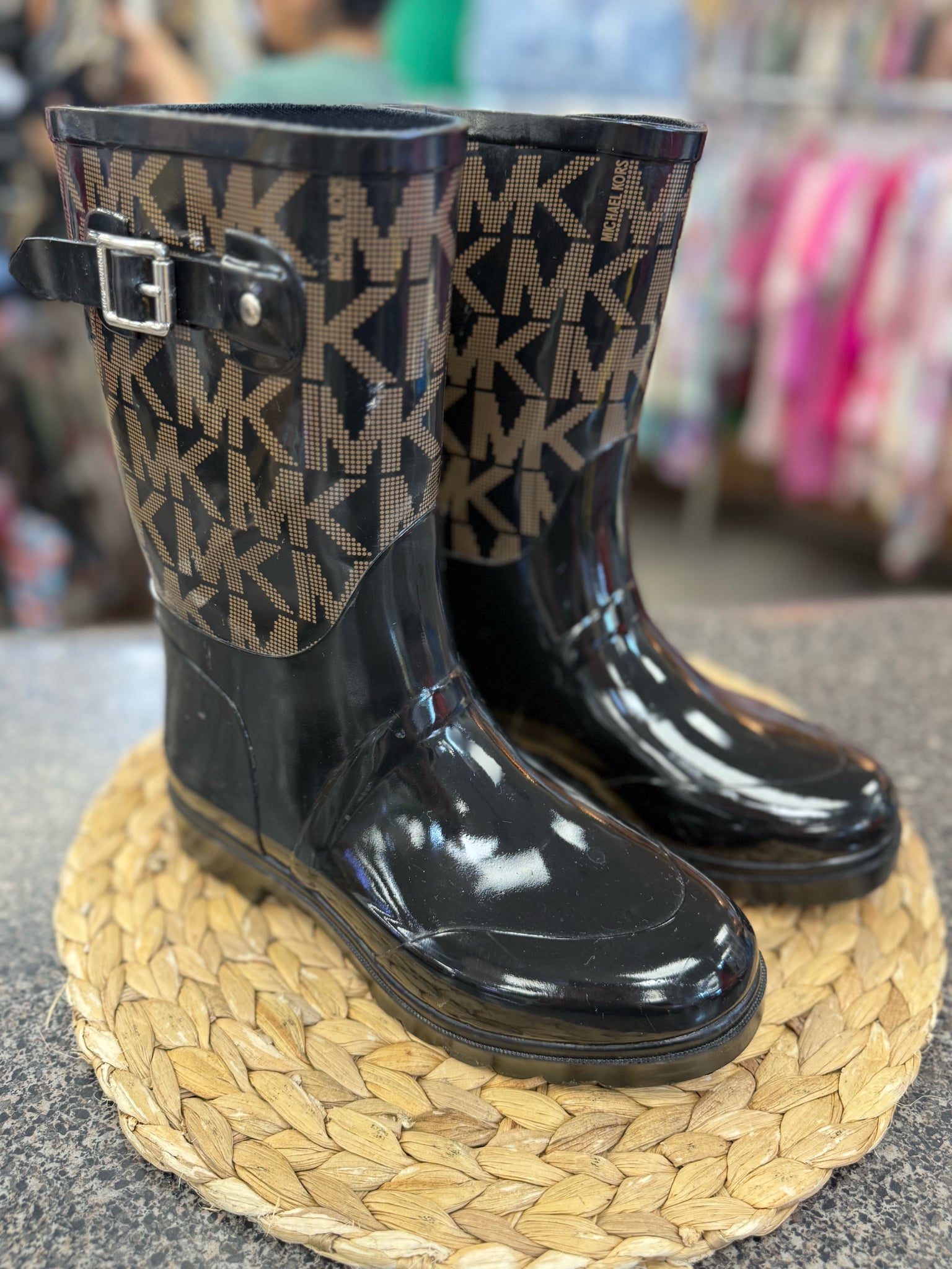 Pre-owned MICHAEL KORS Black patent Brown Signature Size 8 Rainboot