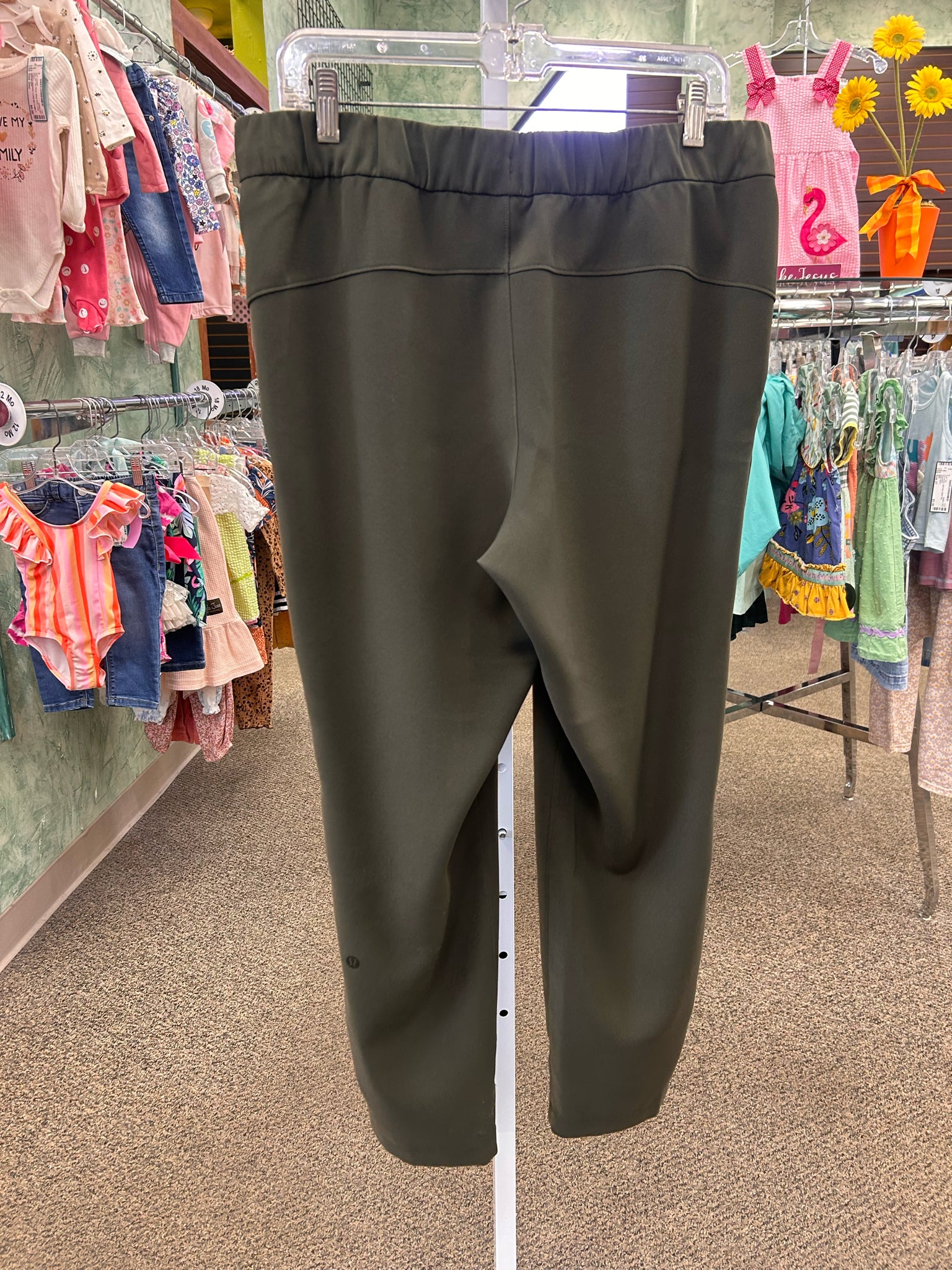 Pre-owned Lululemon Army green Size: 10 Designer Pant