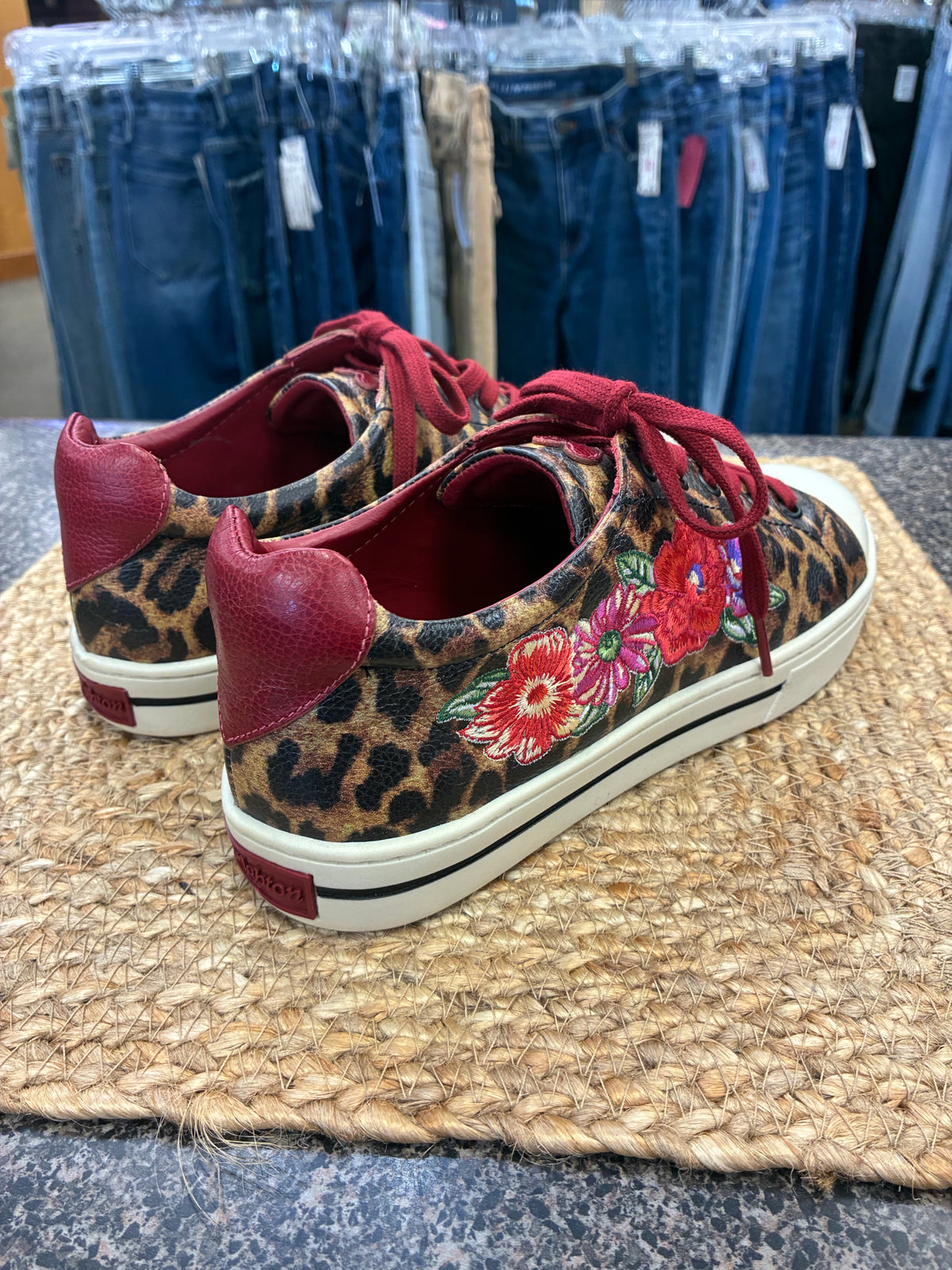 New with Tag BRIGHTON Black animal Light brown Size 8.5 Sneaker