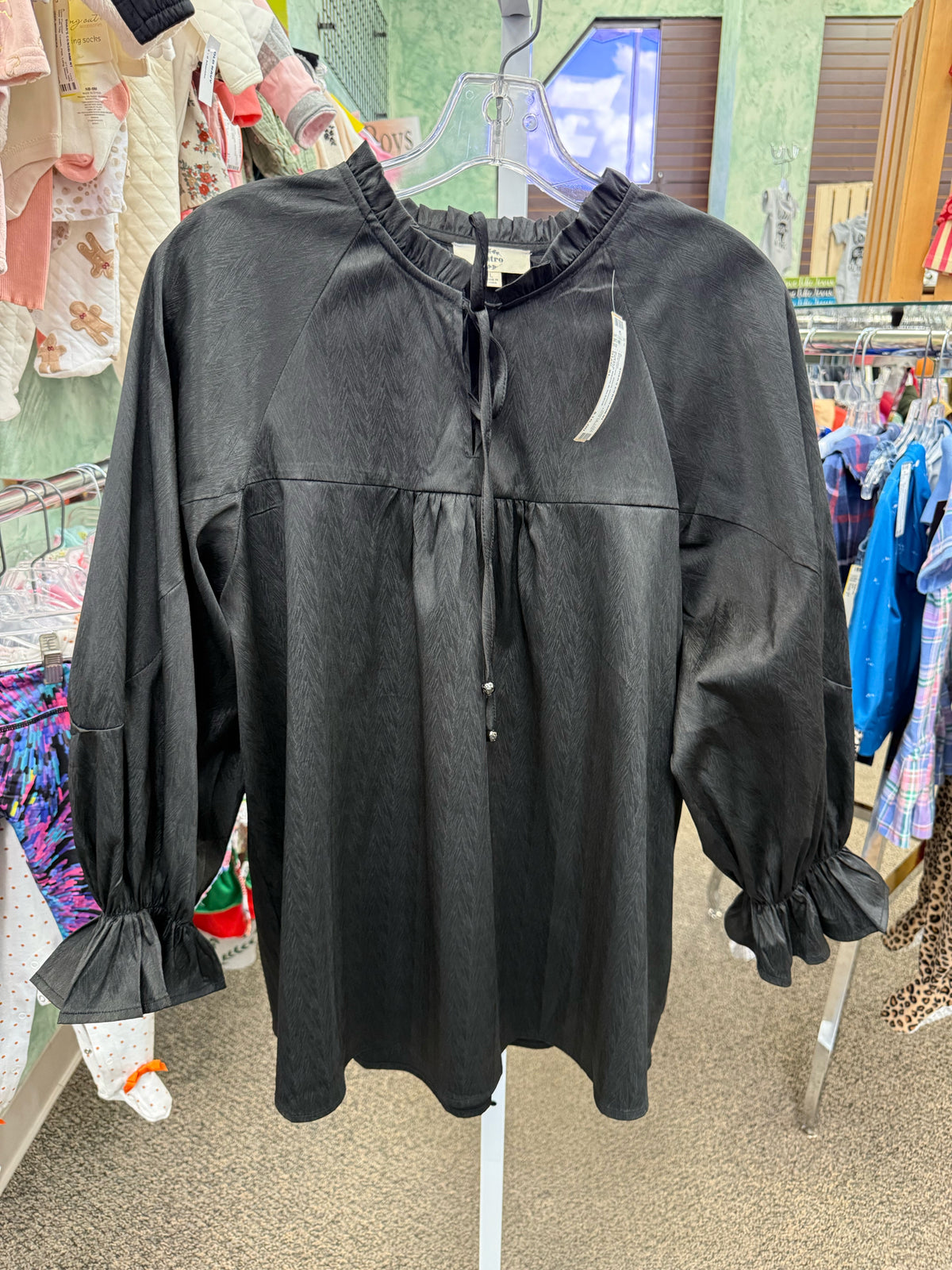Pre-owned ENTRO Black shimmer Size: XL Long Sleeve Blouse