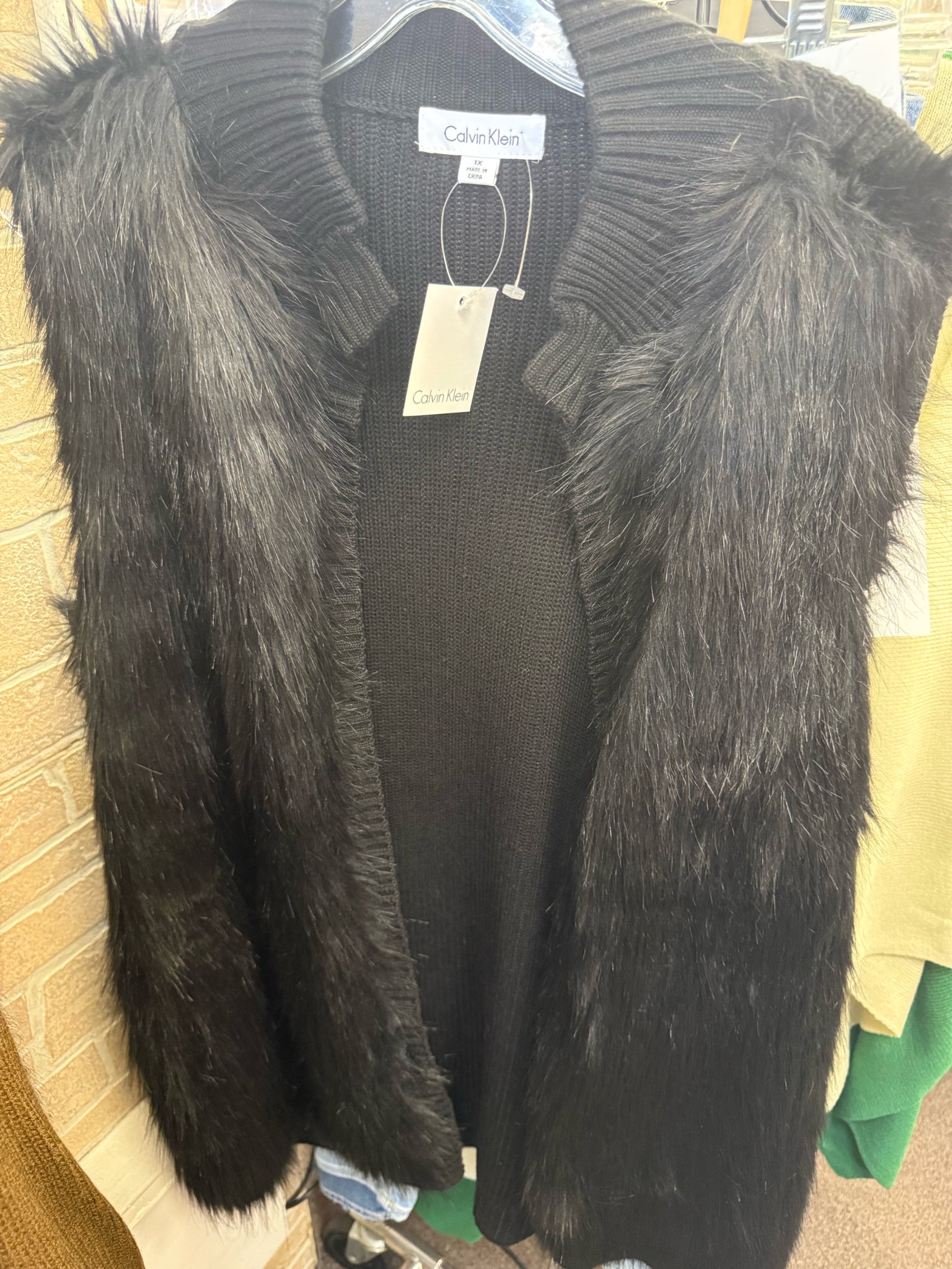 New with Tag CALVIN KLEIN Black Size 1X Vest