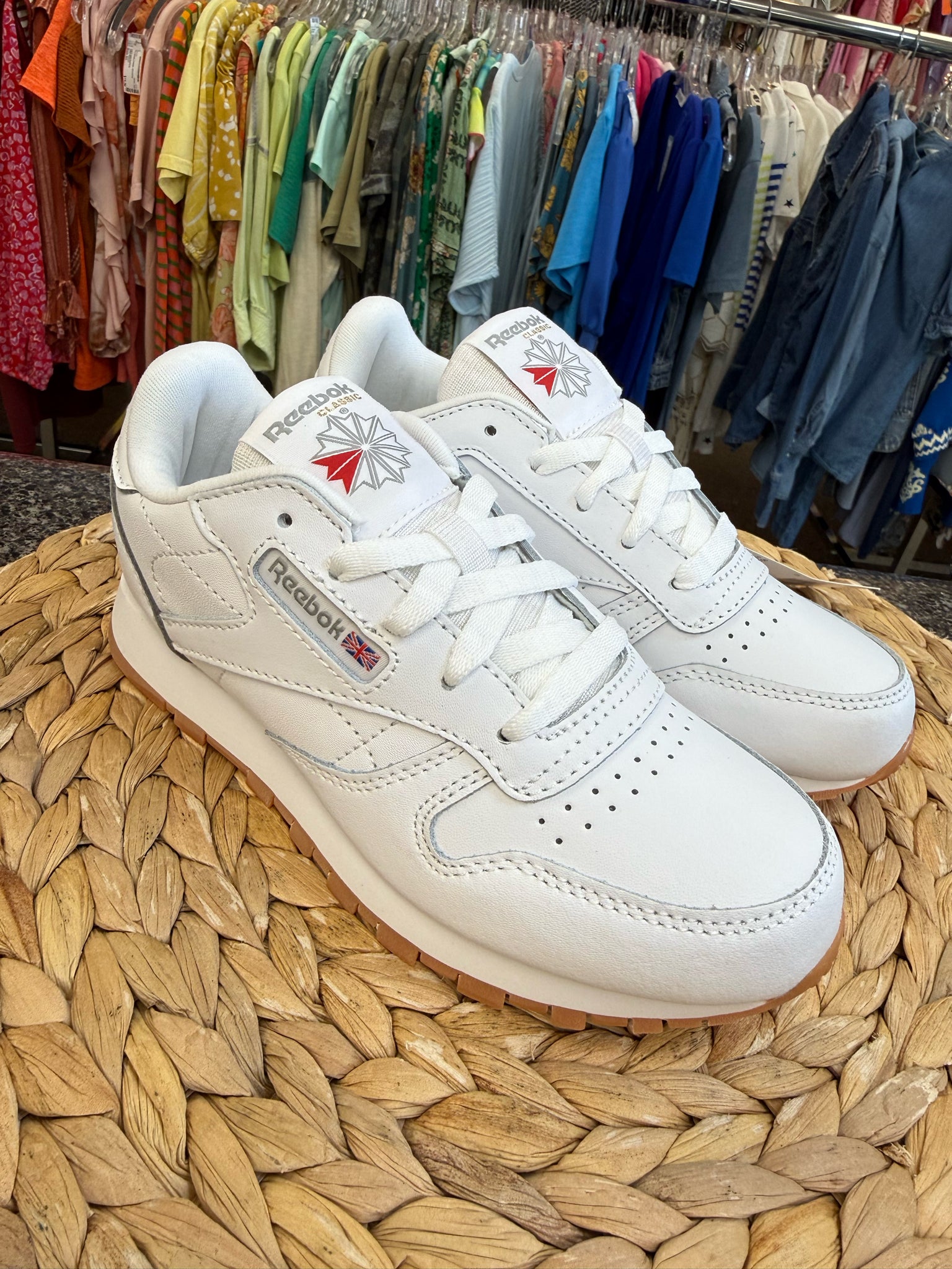 New with Tag REEBOK White Red Trim Shoe Size 13 Girls Sneaker
