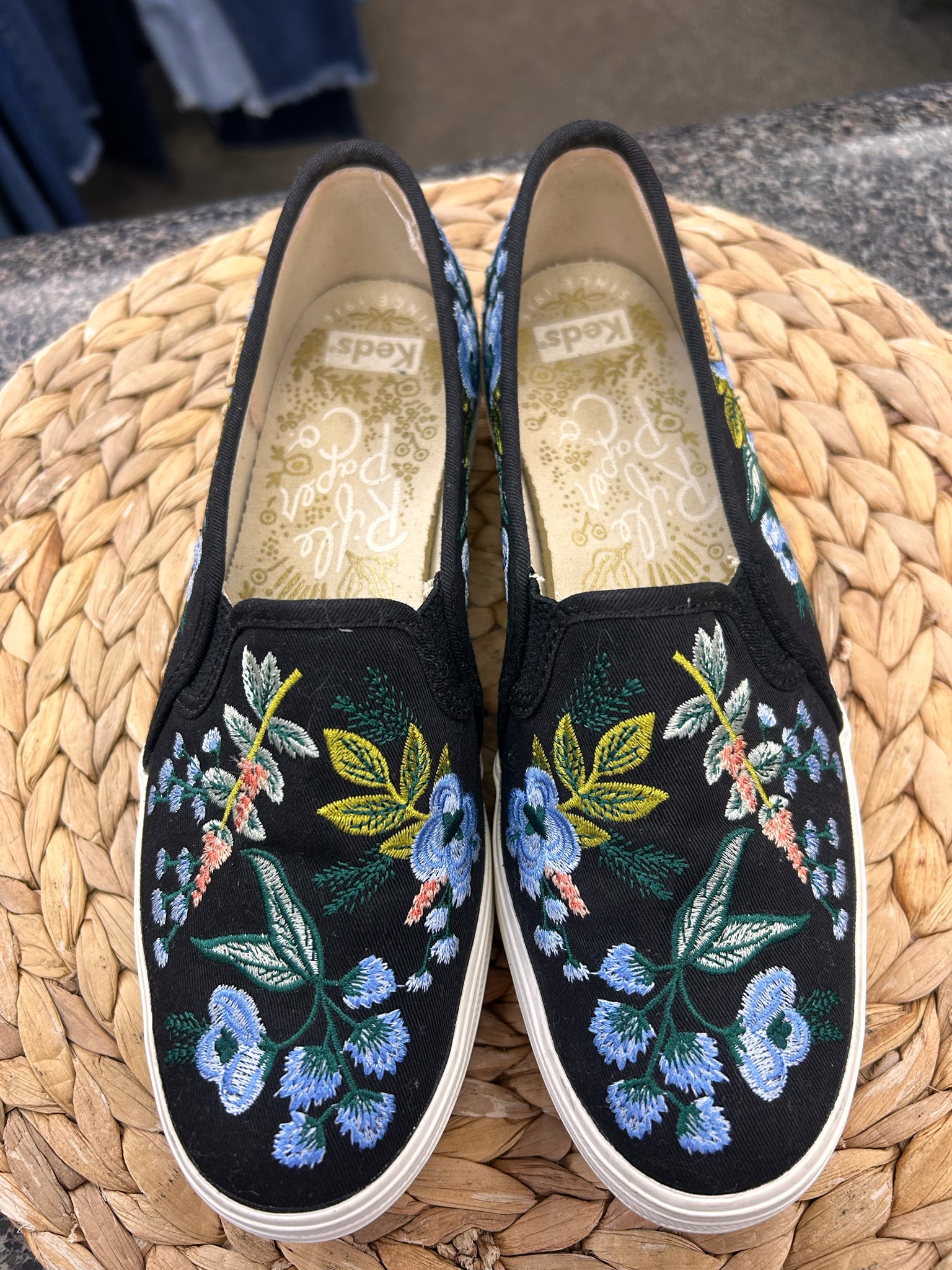 Pre-owned KEDS Black Blue Floral Size 6.5 Designer Shoe