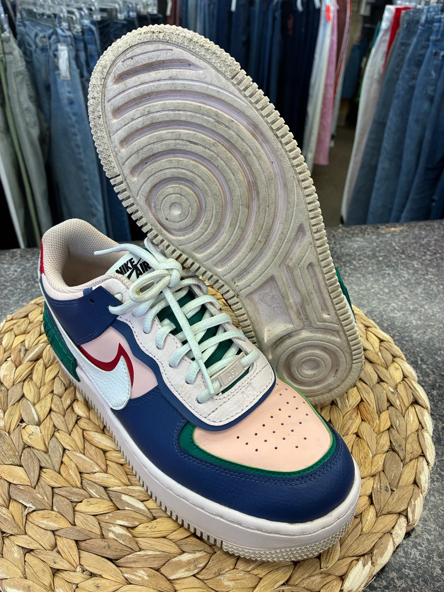 Pre-owned NIKE AIR FORCE Light pink Navy Size 8.5 Designer Sneaker
