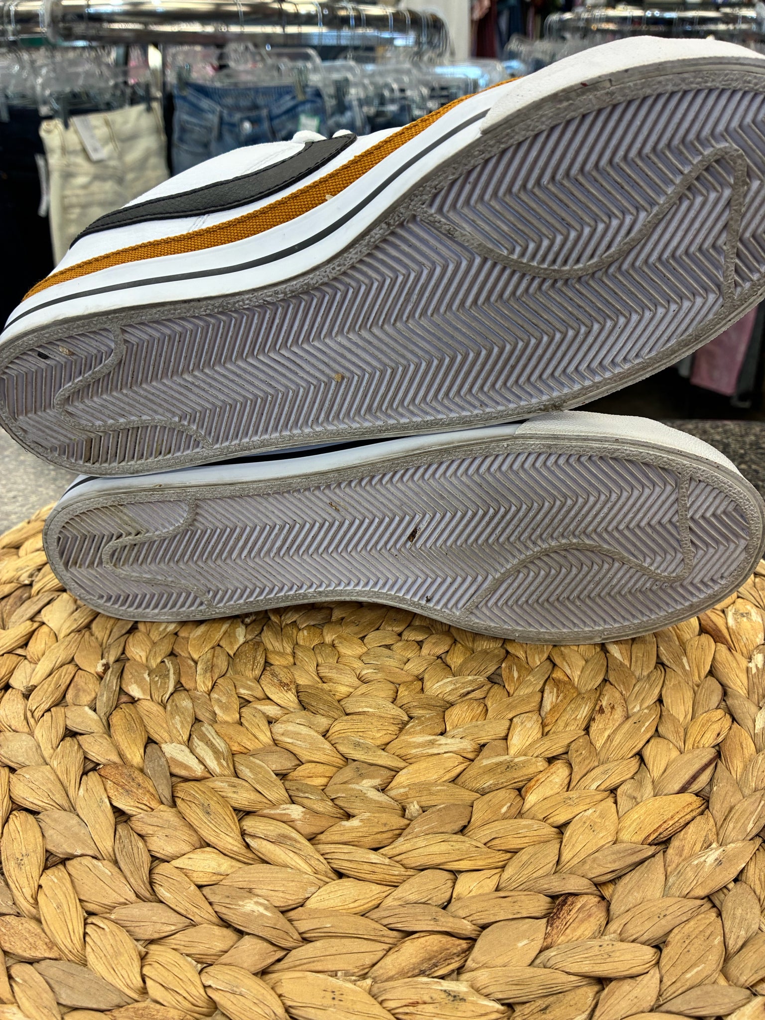 Pre-owned NIKE White Brown Trim Size 8 Sneaker