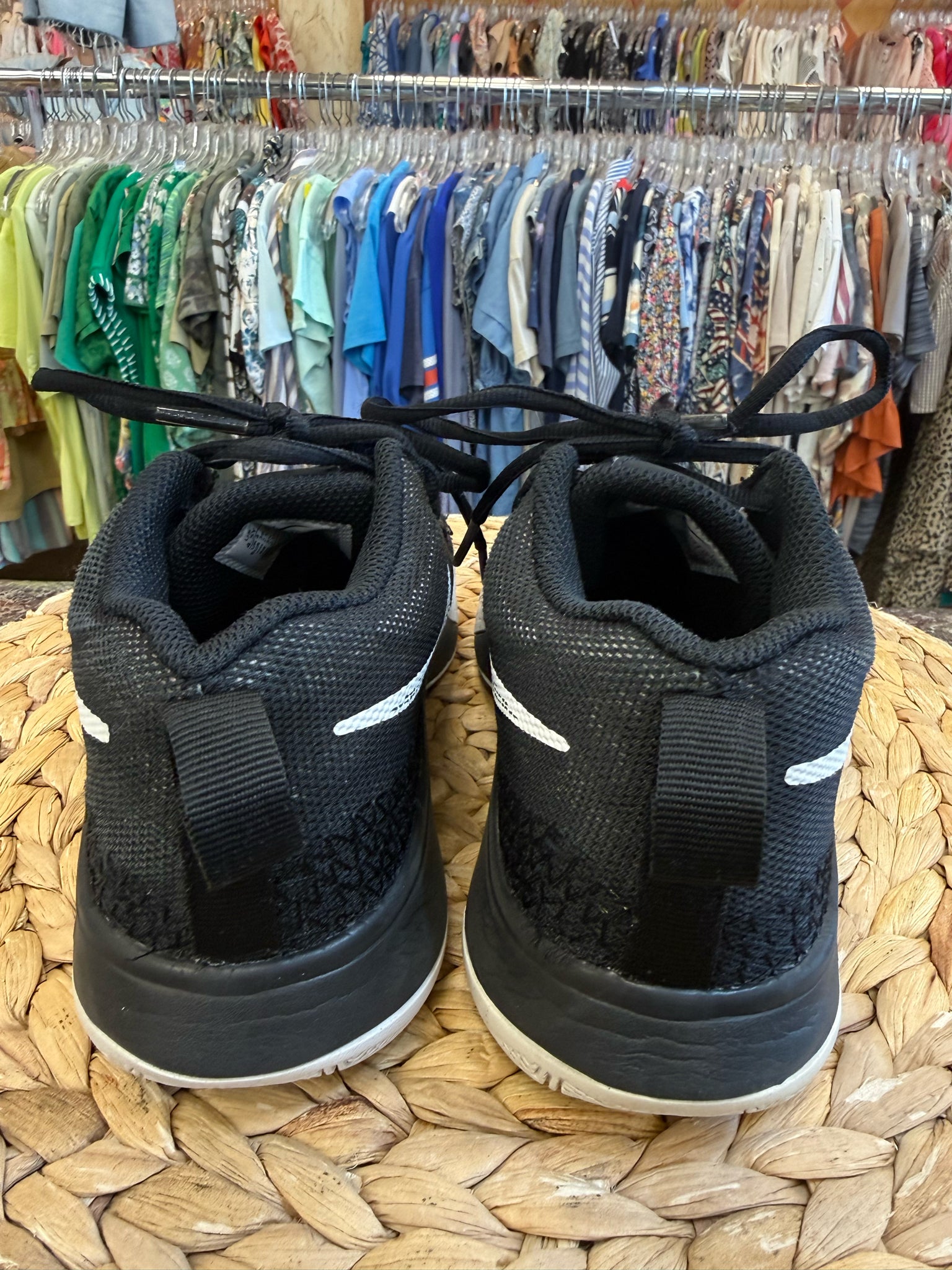 Pre-owned NIKE Black C-SIZE 4.5 Boys Sneaker