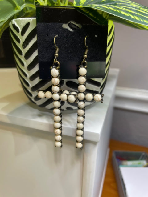 New WESTERN Cream Bronze Trim Earring