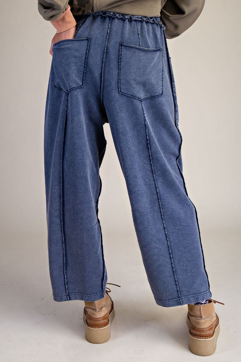 New EASEL Navy Size Small Pants