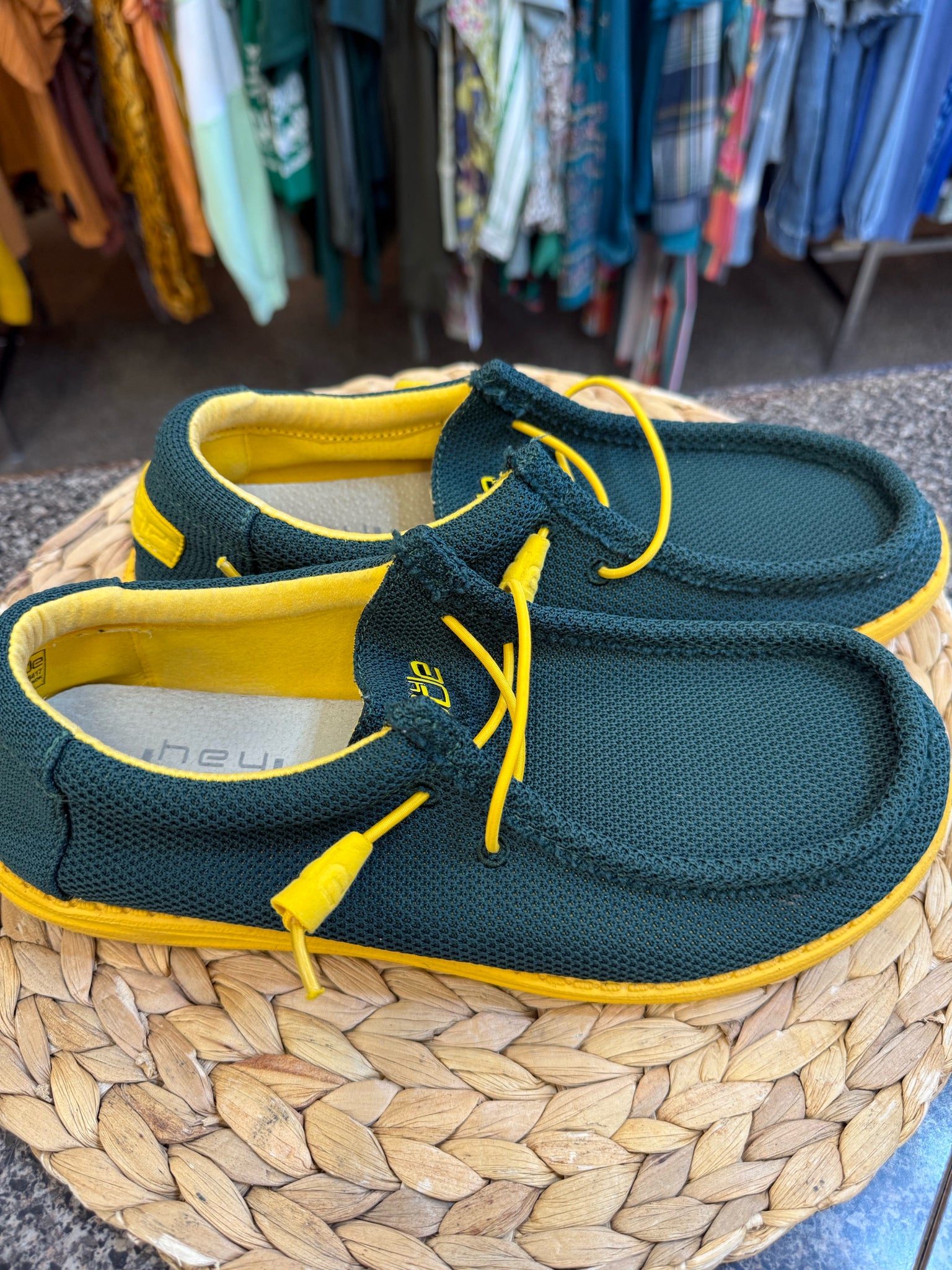 Pre-owned HEY DUDE Green Yellow SHOE SIZE 9 MENS Shoes
