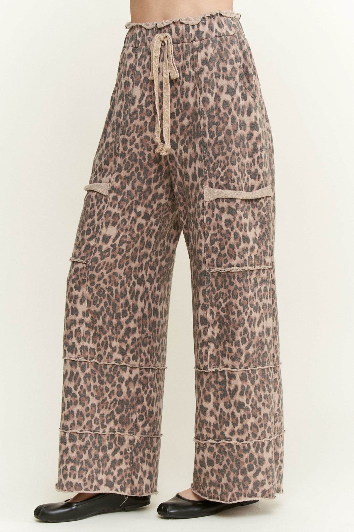 New J.HER Leopard Size Small Pants