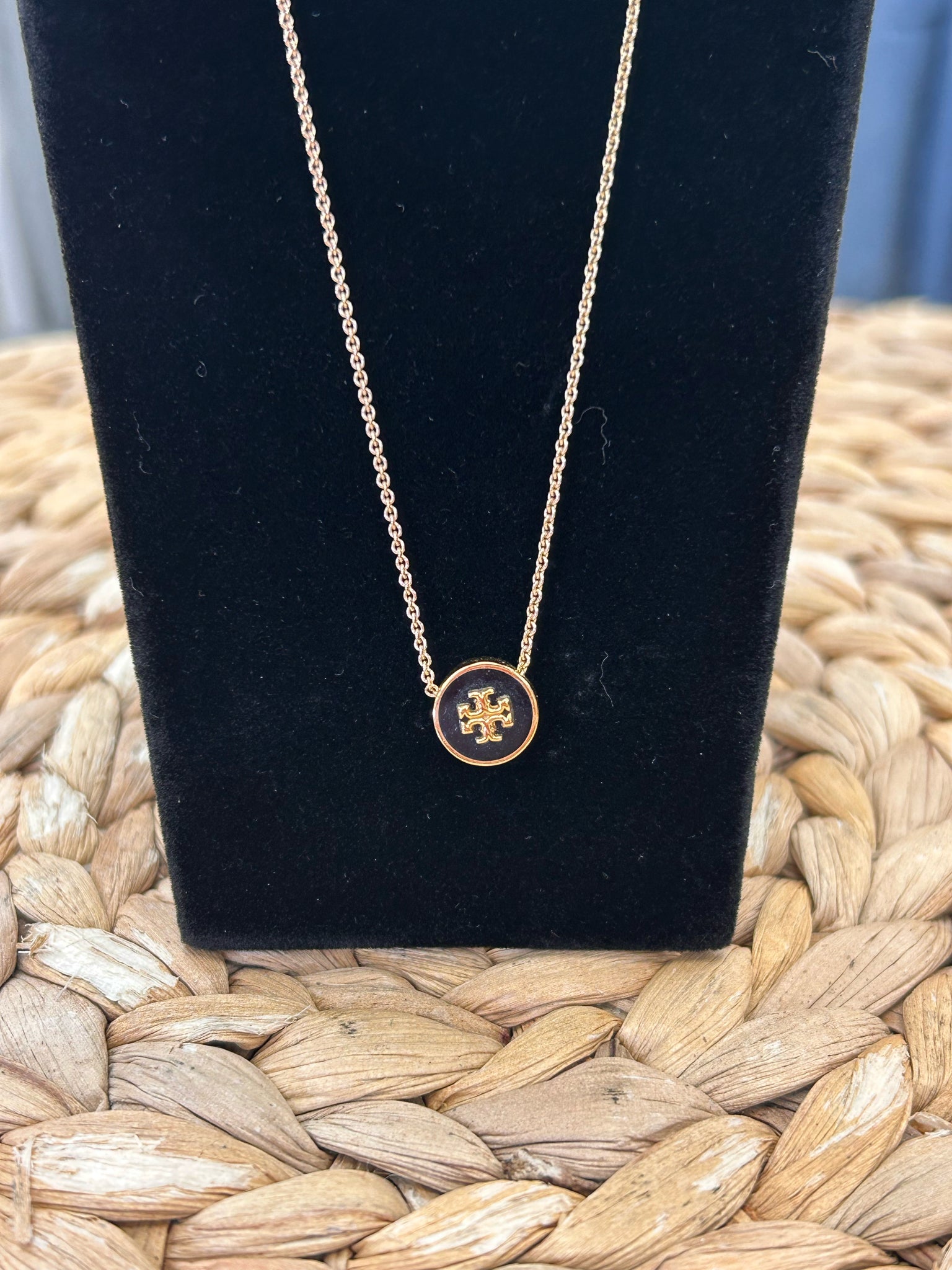 Pre-owned TORY BURCH Gold Black Designer Necklace