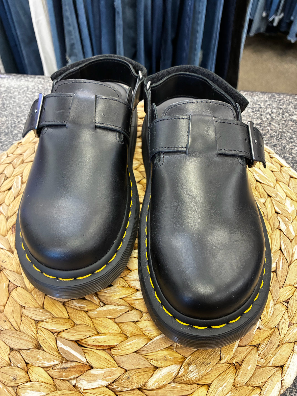 Pre-owned DR MARTENS Black Size 8 Designer Shoe
